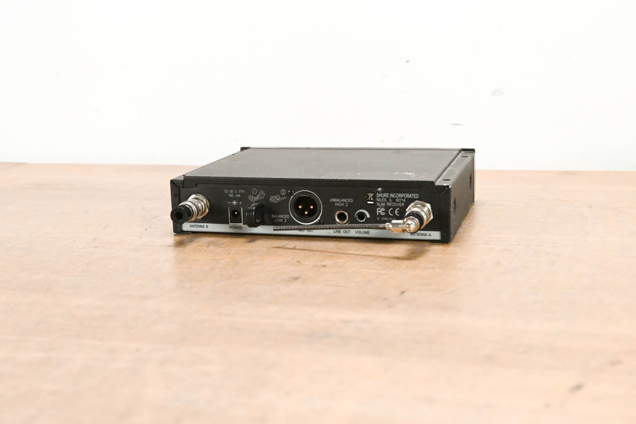 Shure SLX14 Bodypack Wireless System - J3 Band (NO POWER SUPPLY)