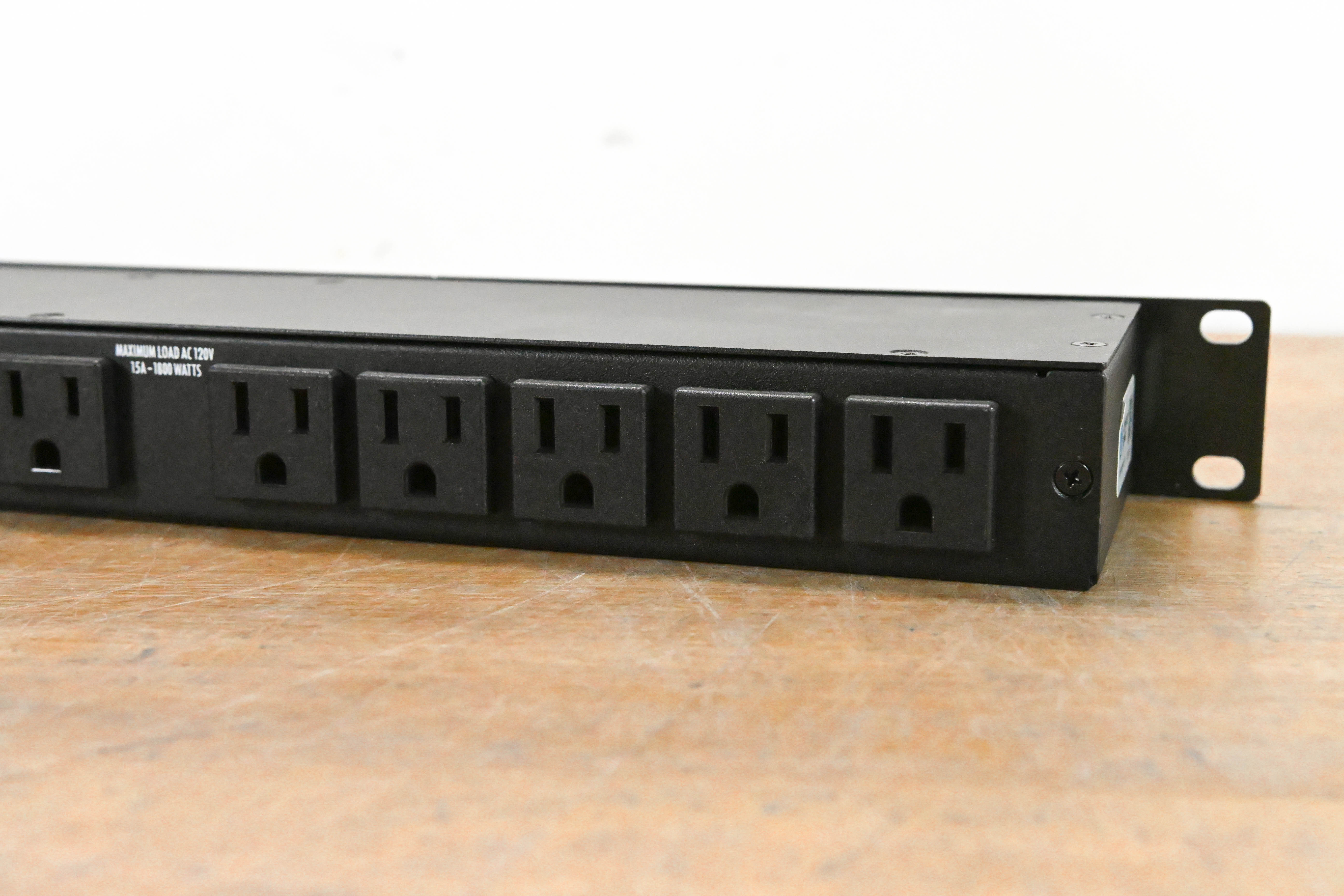 Furman M-8x2 8-Outlet Power Conditioner