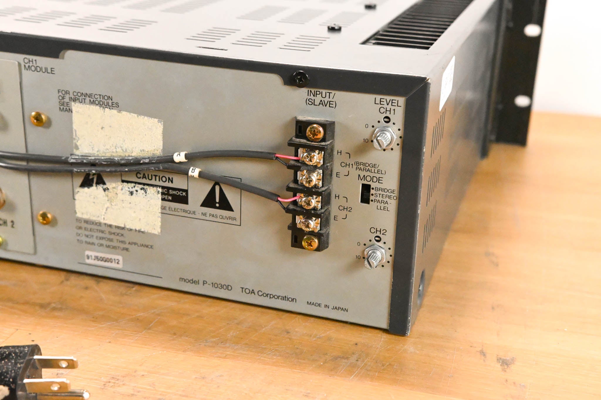 TOA P-1030D 2-Channel Power Amplifier