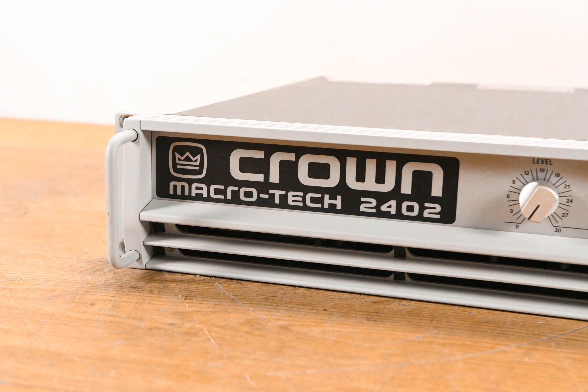 Crown Macro-Tech 2402 2-Channel Power Amplifier