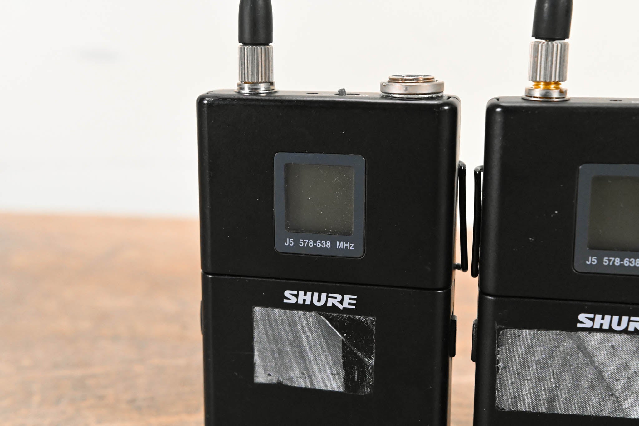 Shure UR4D+ Dual Wireless Receiver w/ two Bodypacks J5 Band: 578-638 MHz