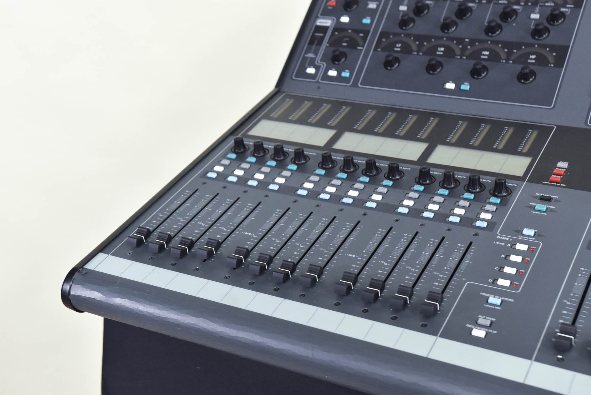 Allen & Heath iLive T80 Mixing Surface w/ iDR-32