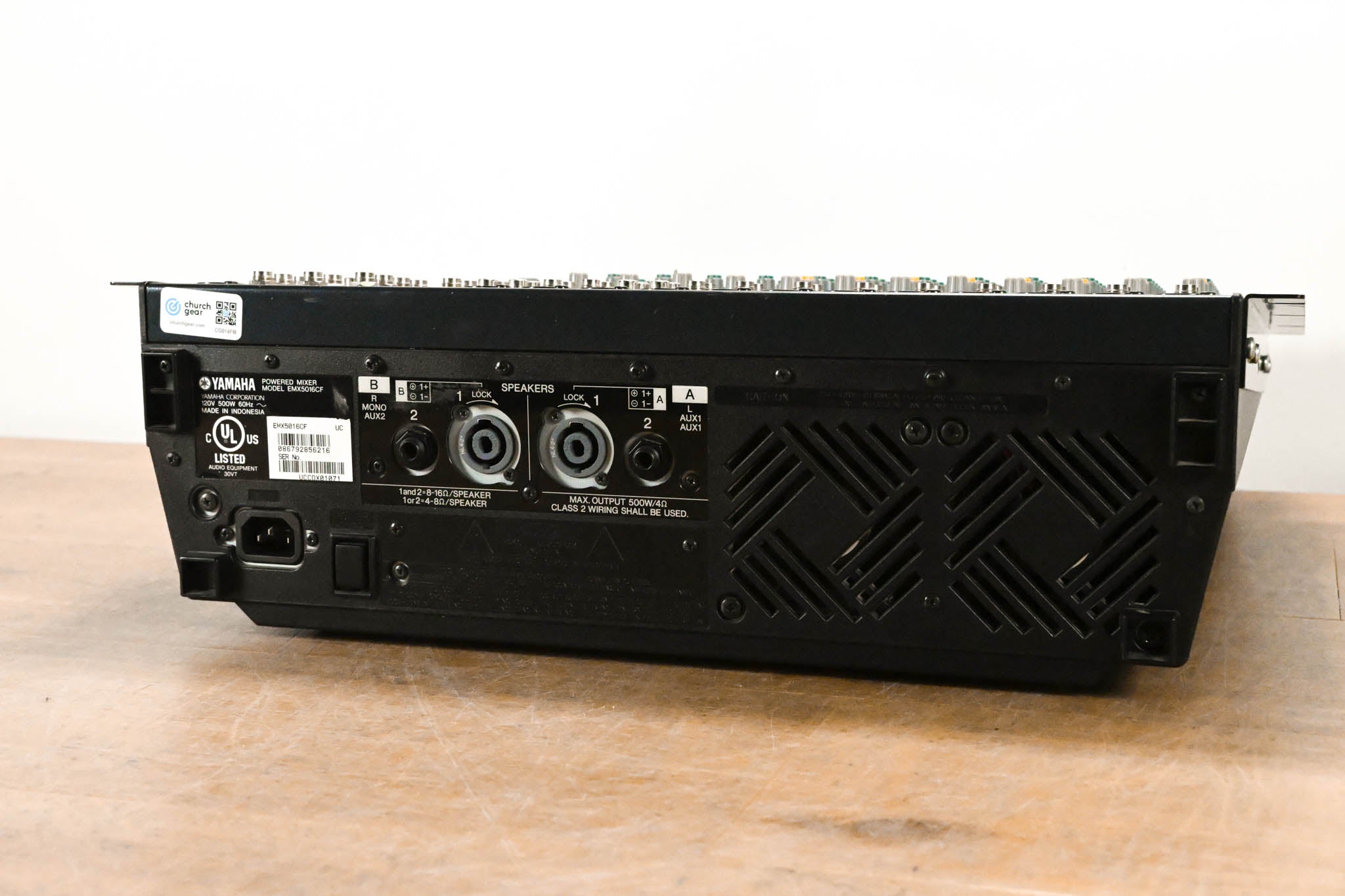 Yamaha EMX5016CF 16-Channel 1000W Power Mixer