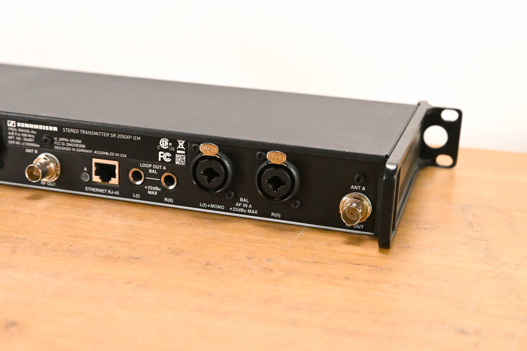 Sennheiser SR 2050XP IEM Stereo Wireless Transmitter - Aw: 516-558 MHz