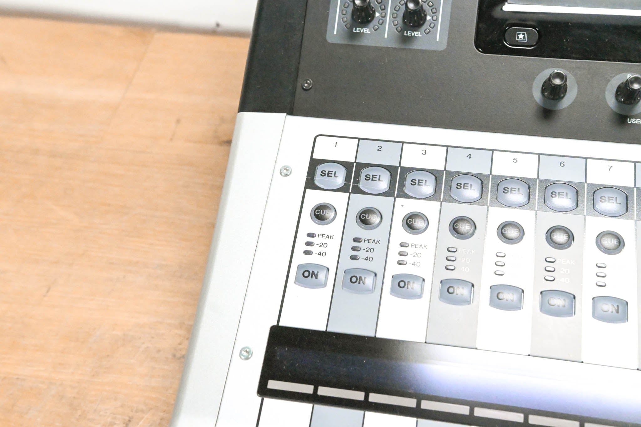 Yamaha TF1 16-Channel Digital Mixing Console