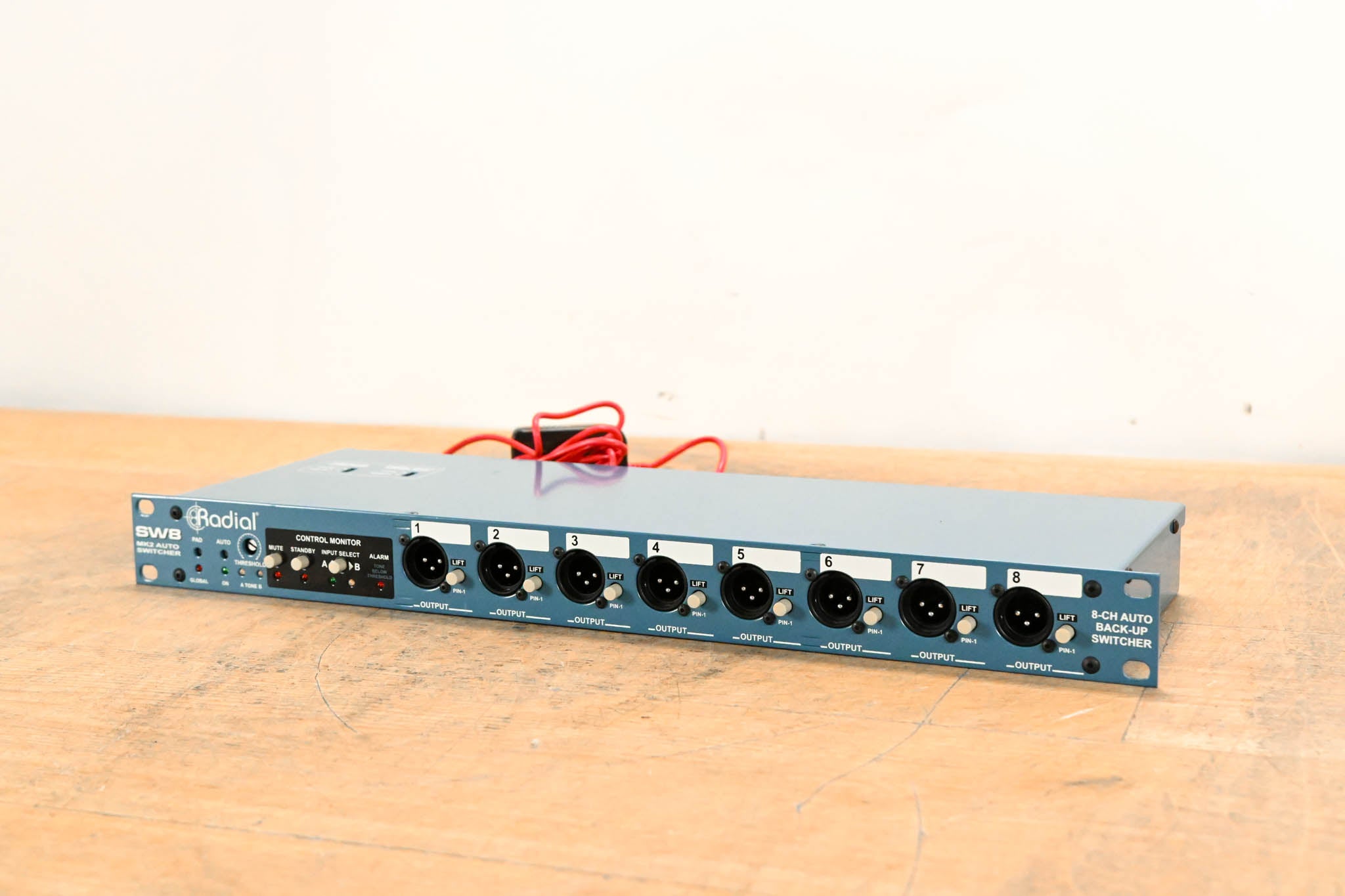 Radial Engineering SW8 MK2 8-Channel Line Level Auto-Switcher
