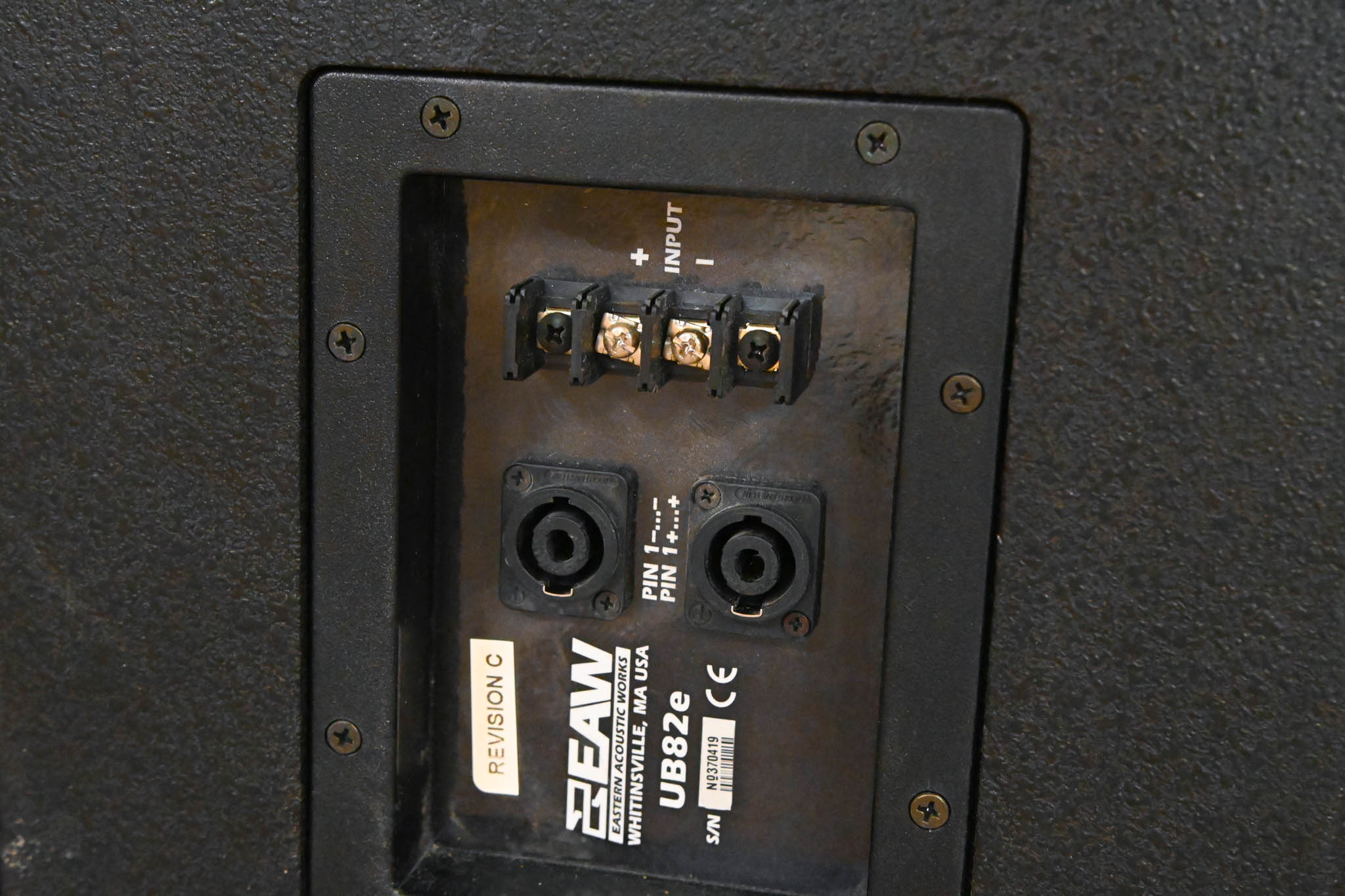 EAW UB82e 2-Way Passive Full Range Loudspeaker (PAIR)