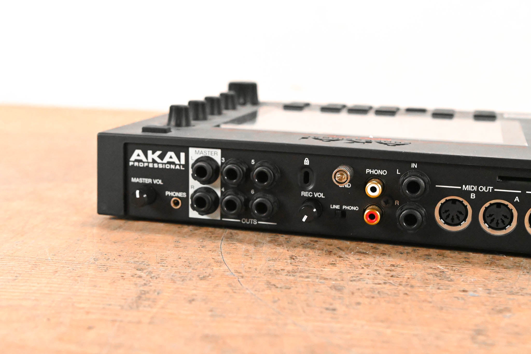 Akai MPC Live Standalone Sampler and Sequencer