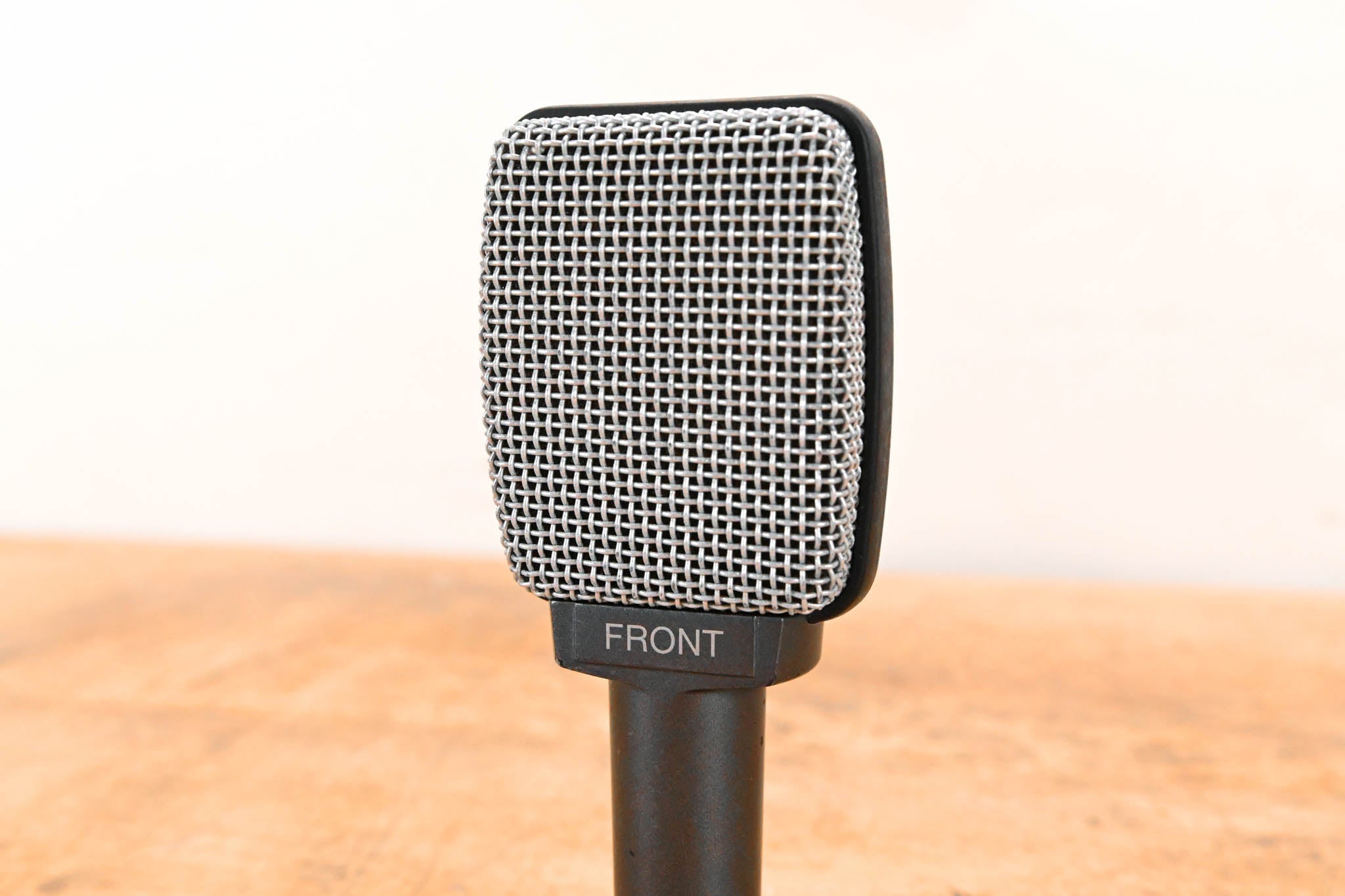 Sennheiser e 609 Silver Supercardioid Dynamic Microphone