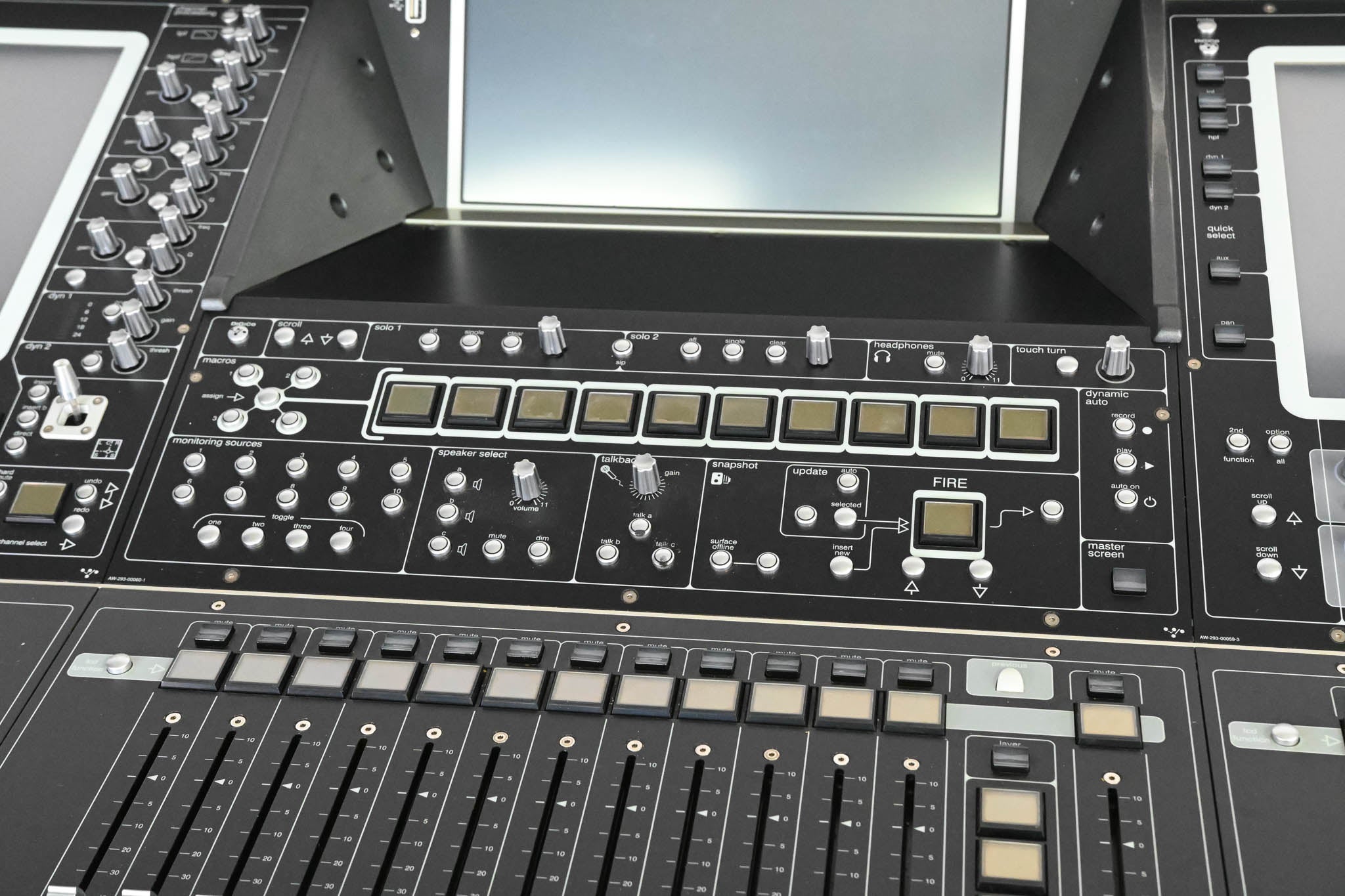 DiGiCo SD5 Digital Mixing Console w/ Waves Card, ST Optical & Road Case