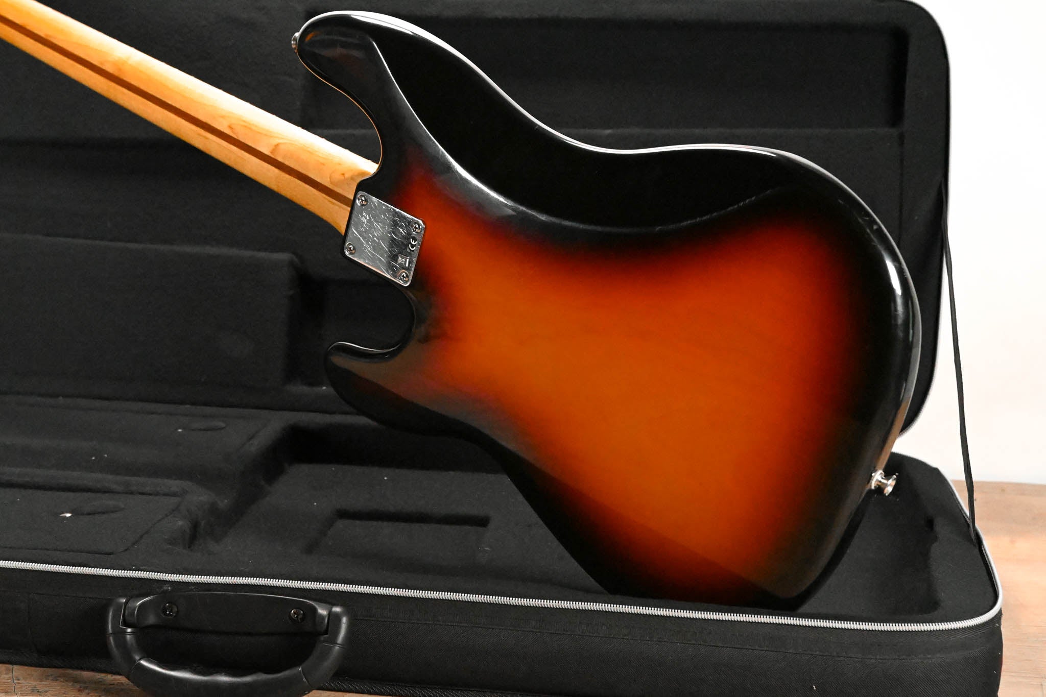 Fender Precision Bass 2009 MIM Sunburst With Case