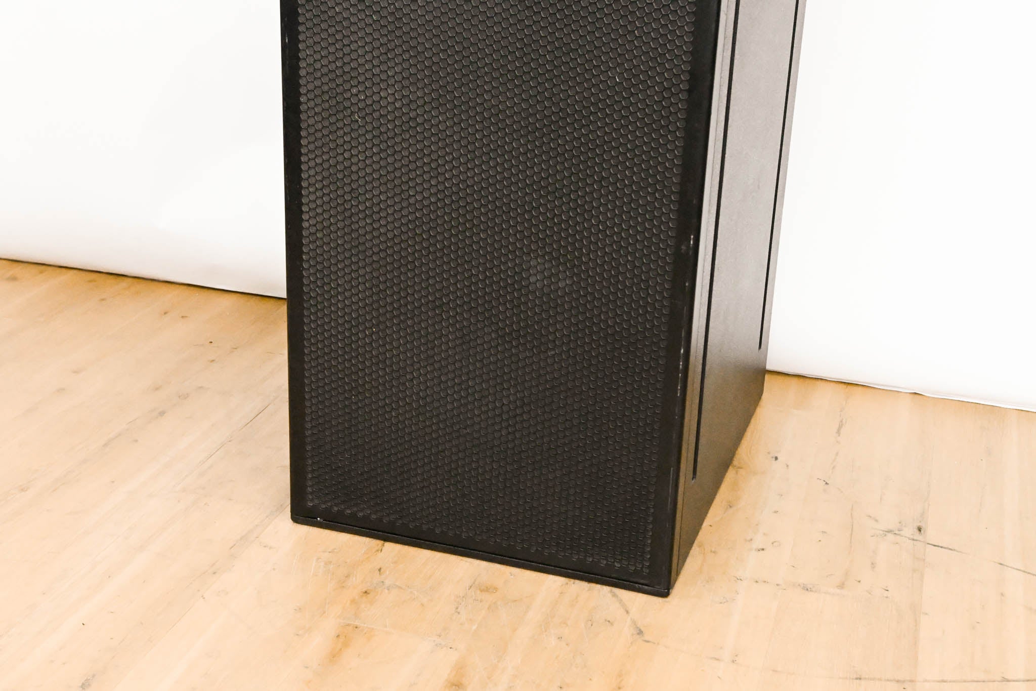 Meyer Sound 700-HP UltraHigh-Power Dual 18" Powered Subwoofer