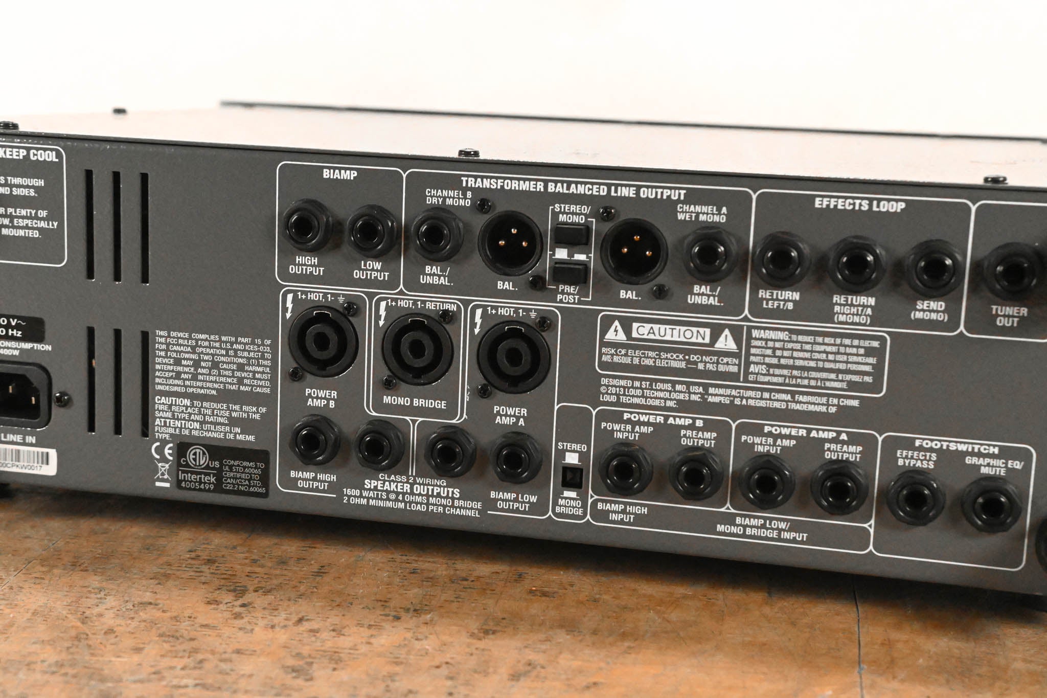 Ampeg SVT-4 PRO 1200W Bass Guitar Tube Amplifier Head