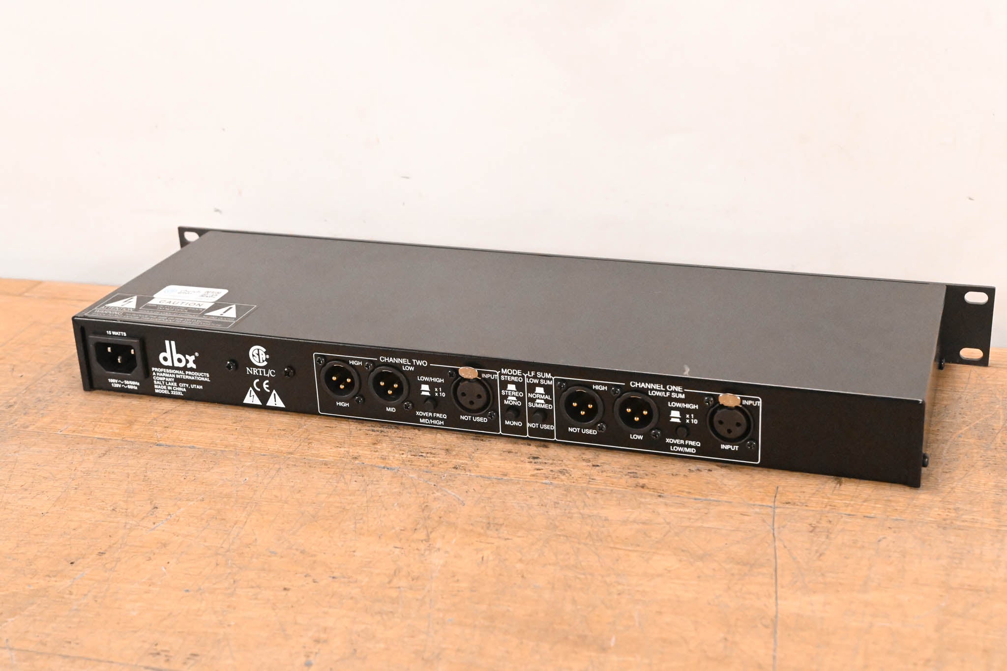 dbx 223XL Stereo 2-Way / Mono 3-Way Crossover