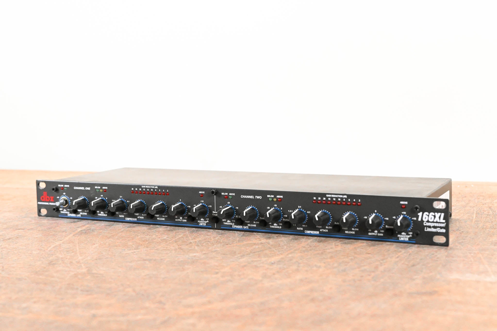 dbx 166XL 2-Channel Compressor/Limiter/Gate