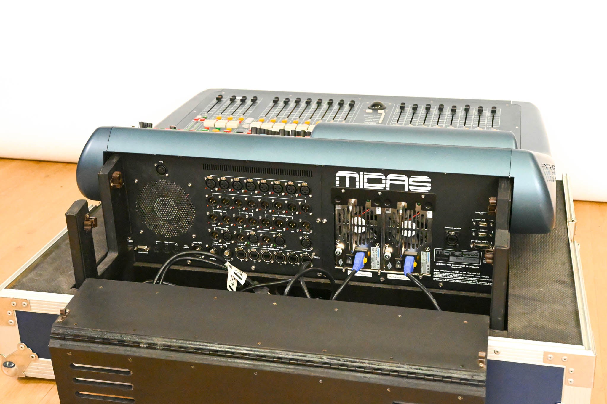 Midas PRO2C Live Digital Audio Mixing Console with Road Case