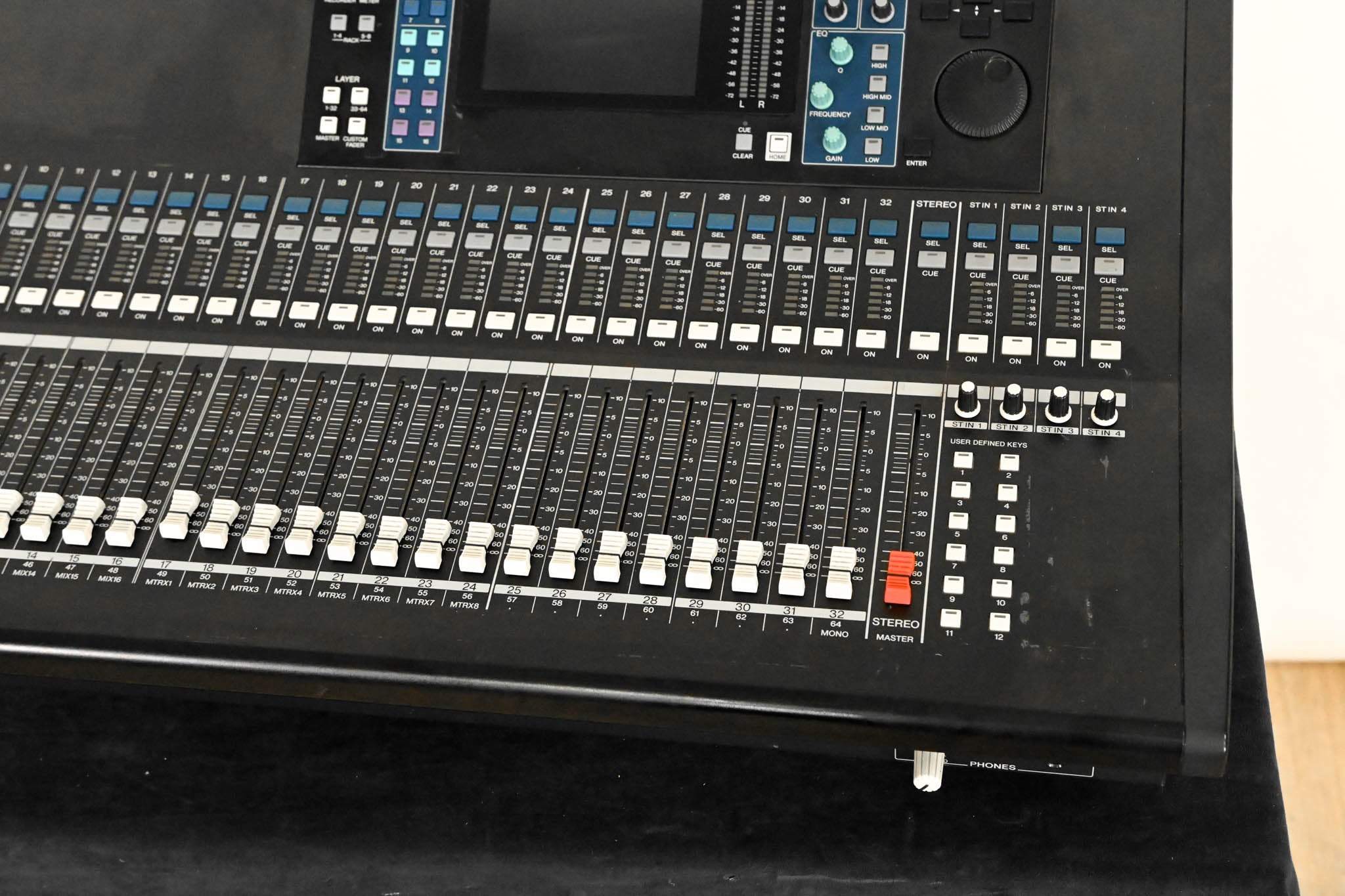 Yamaha LS9-32 32-Input Digital Mixing Console