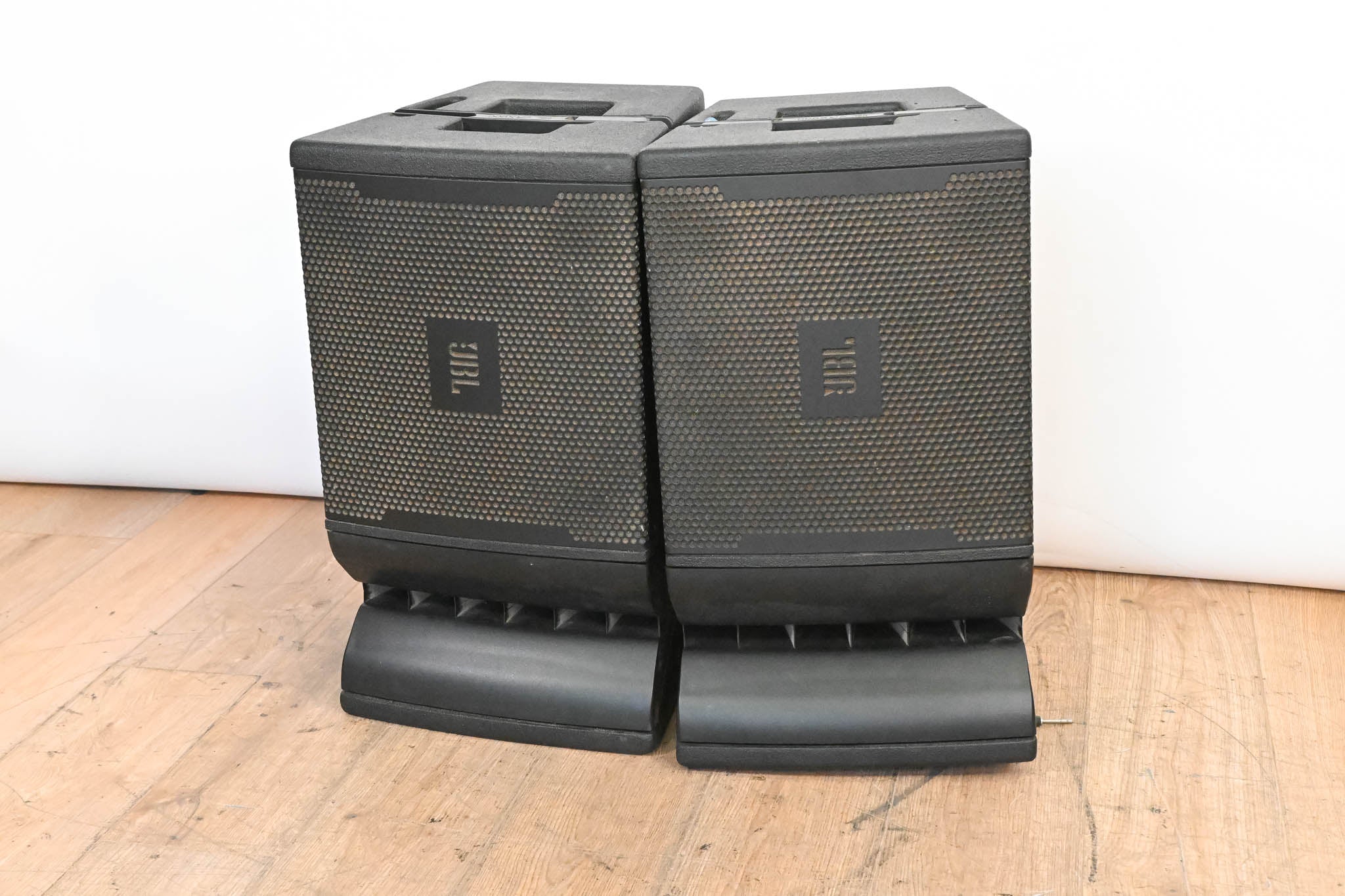 JBL VRX932LA 3200W 12-inch Line Array Speaker (PAIR)