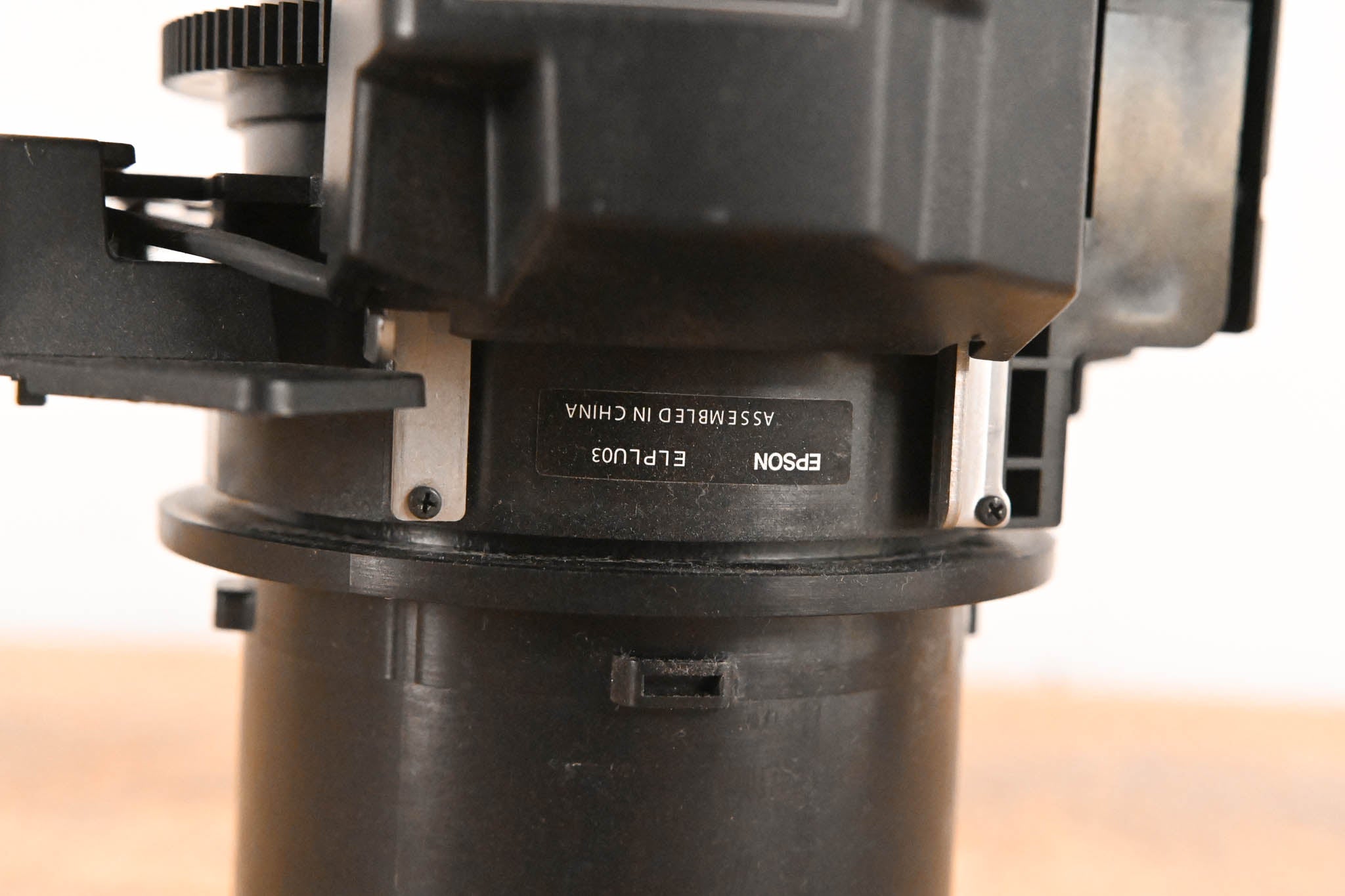 Epson ELPLU03 Wide Short Throw Zoom Lens #1