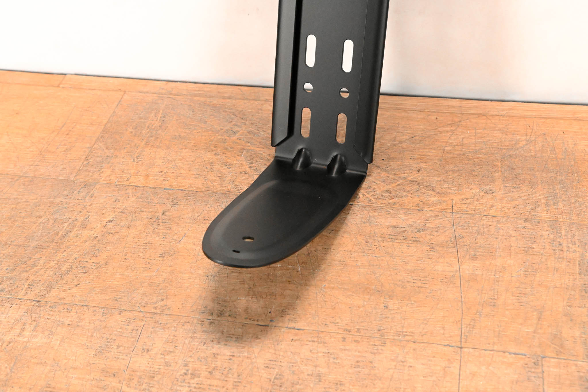 QSC YMS12-BLK Yoke Mount Bracket for 12" Speakers - Black