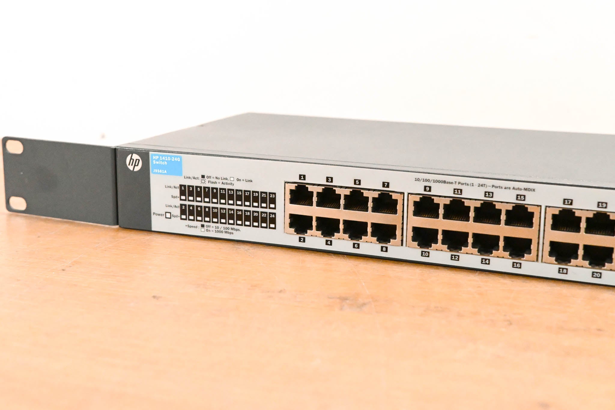 HP 1410-24G 24-Port Network Switch (J9561A)