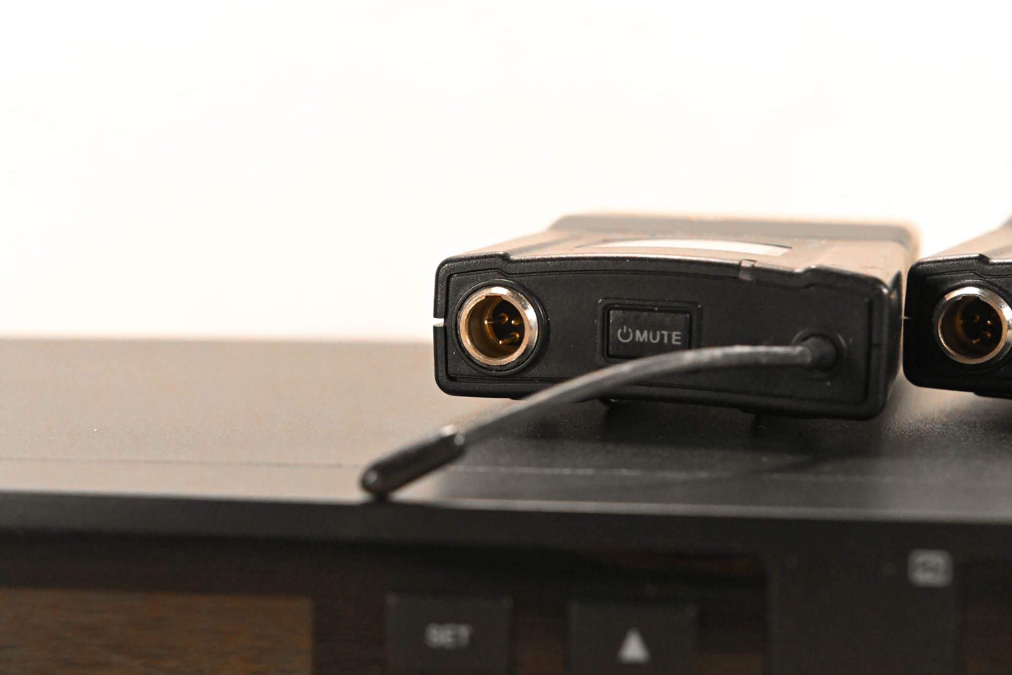 Airwave Technologies AT-4220 Wireless System B Range NO POWER SUPPLY