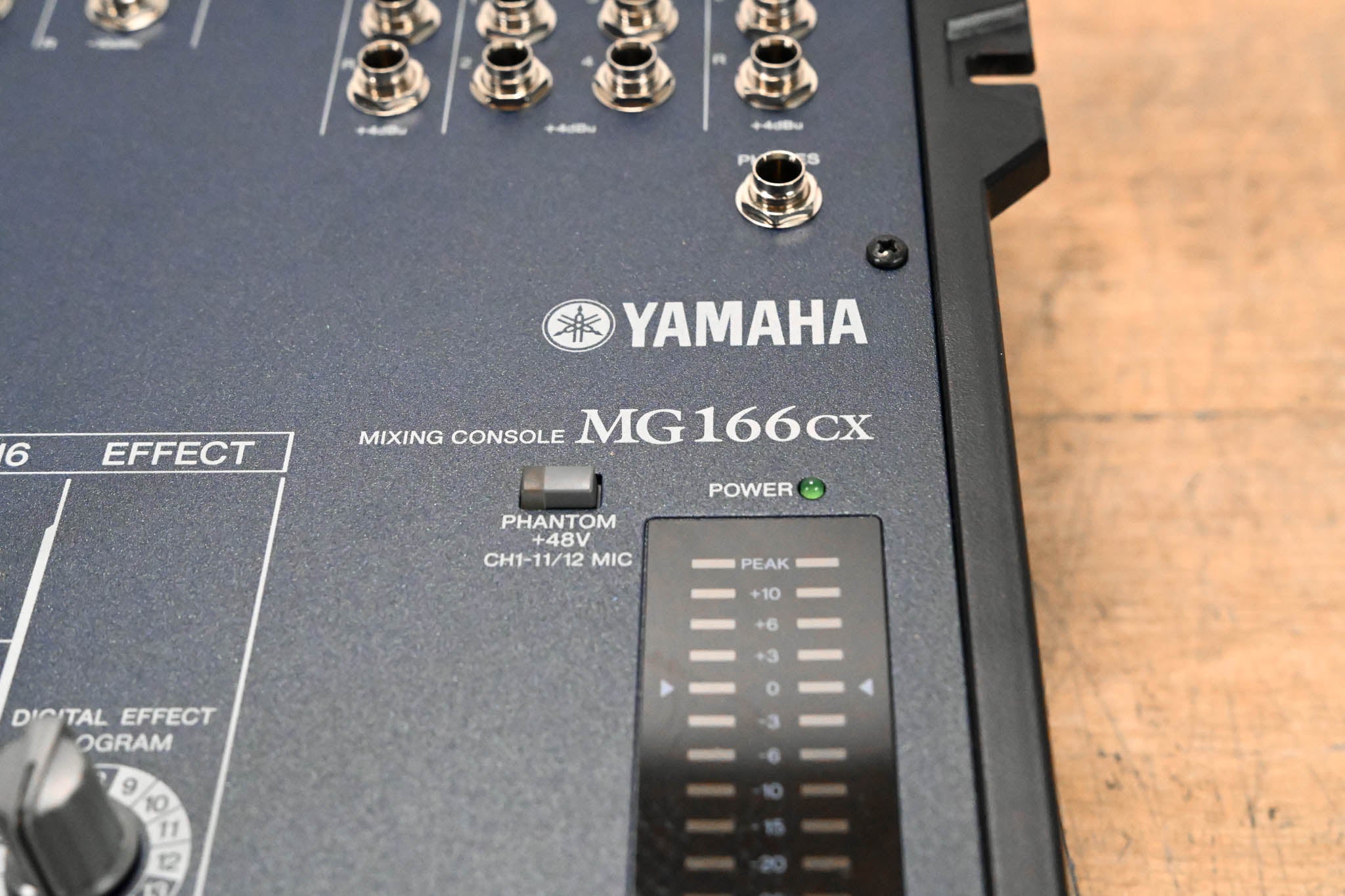 Yamaha MG166CX 16-Channel, 6-Bus Analog Mixer