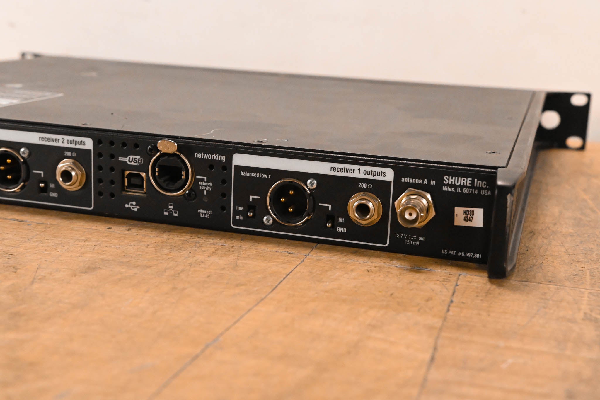 Shure UR4D Dual Wireless Receiver - G1 Band - 470-530 MHz