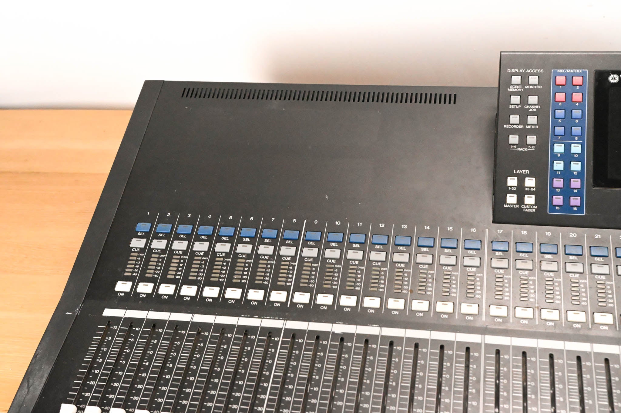Yamaha LS9-32 32-Input Digital Mixing Console
