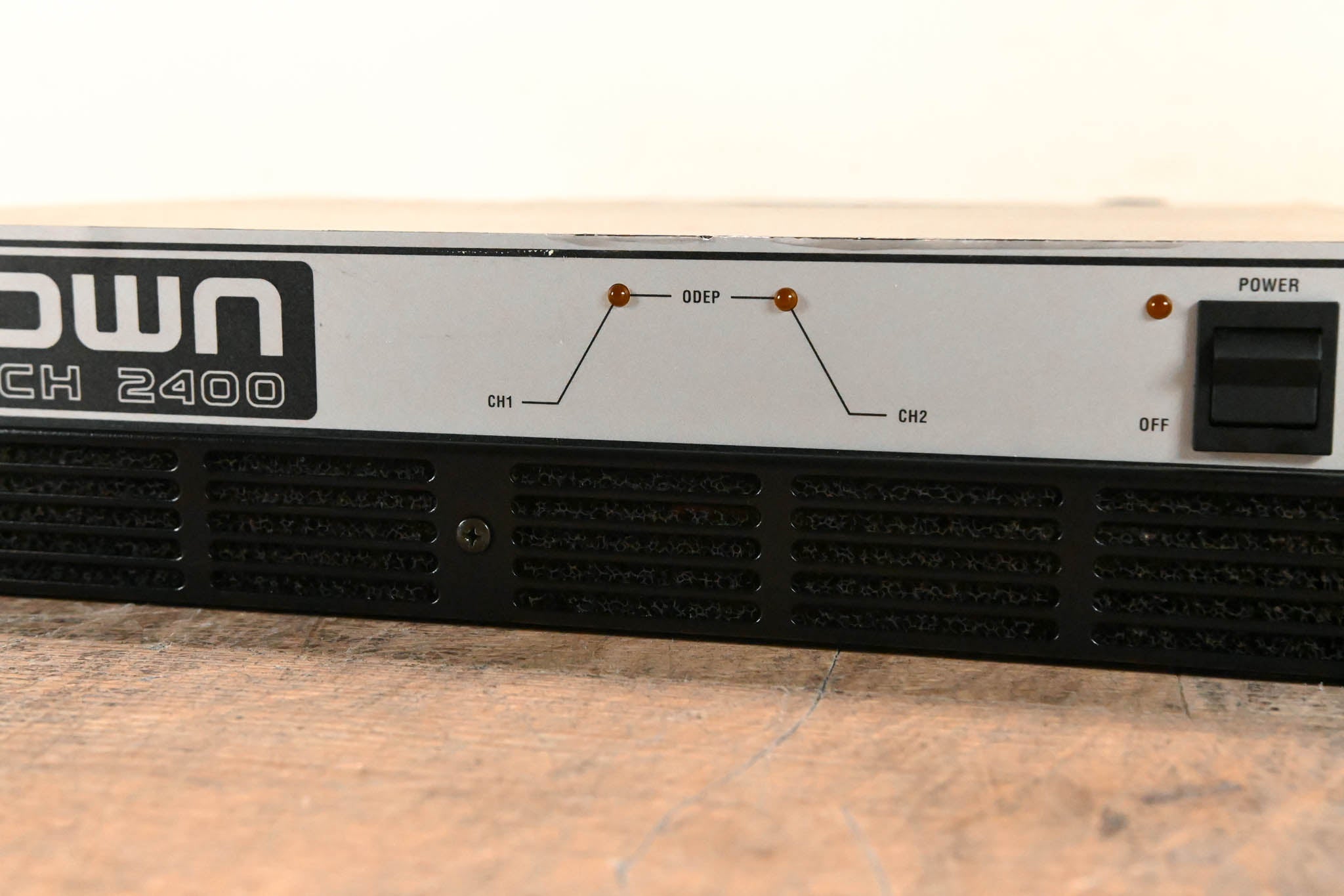 Crown Micro-Tech 2400 2-Channel Power Amplifier