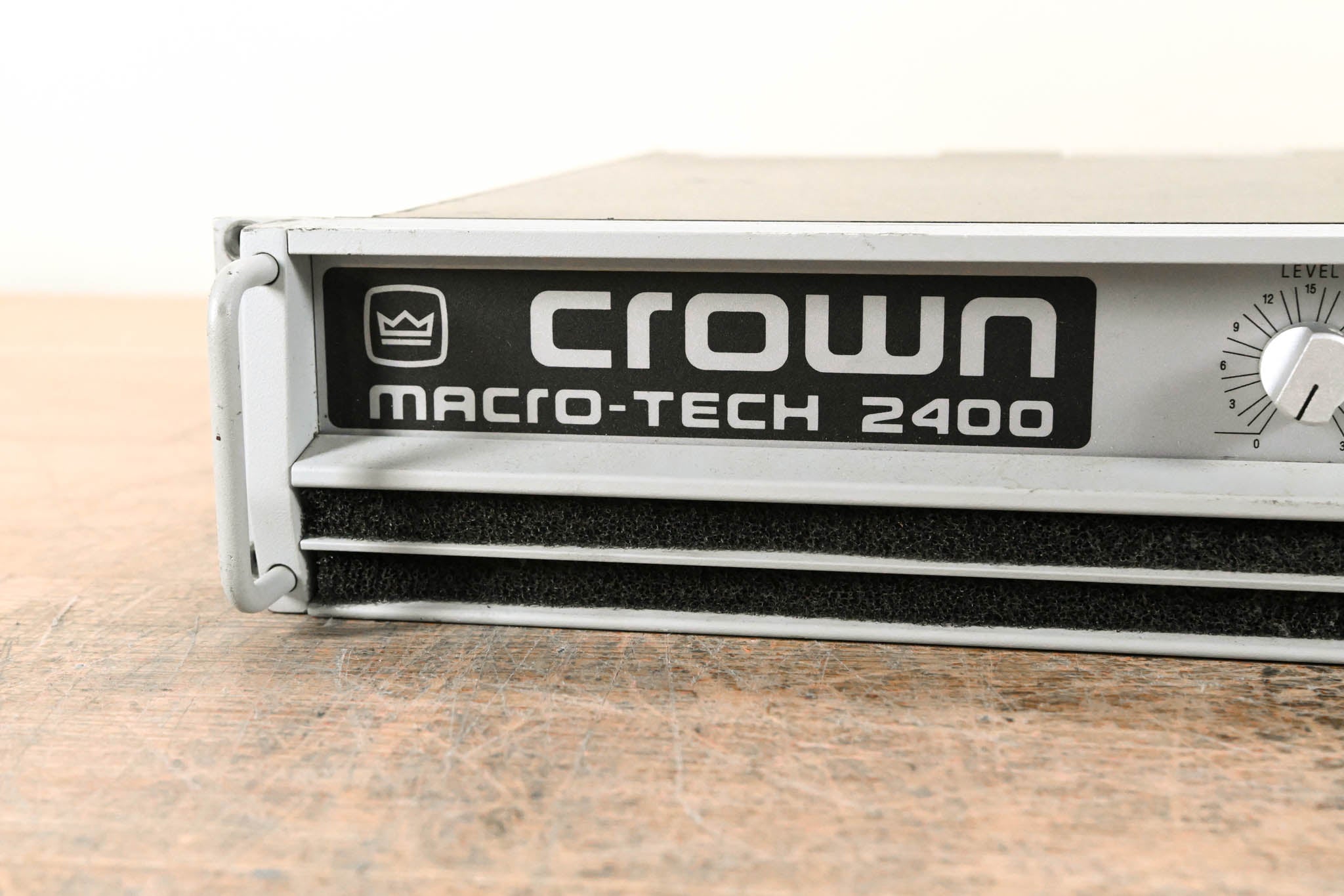 Crown Macro-Tech 2400 2-Channel Power Amplifier