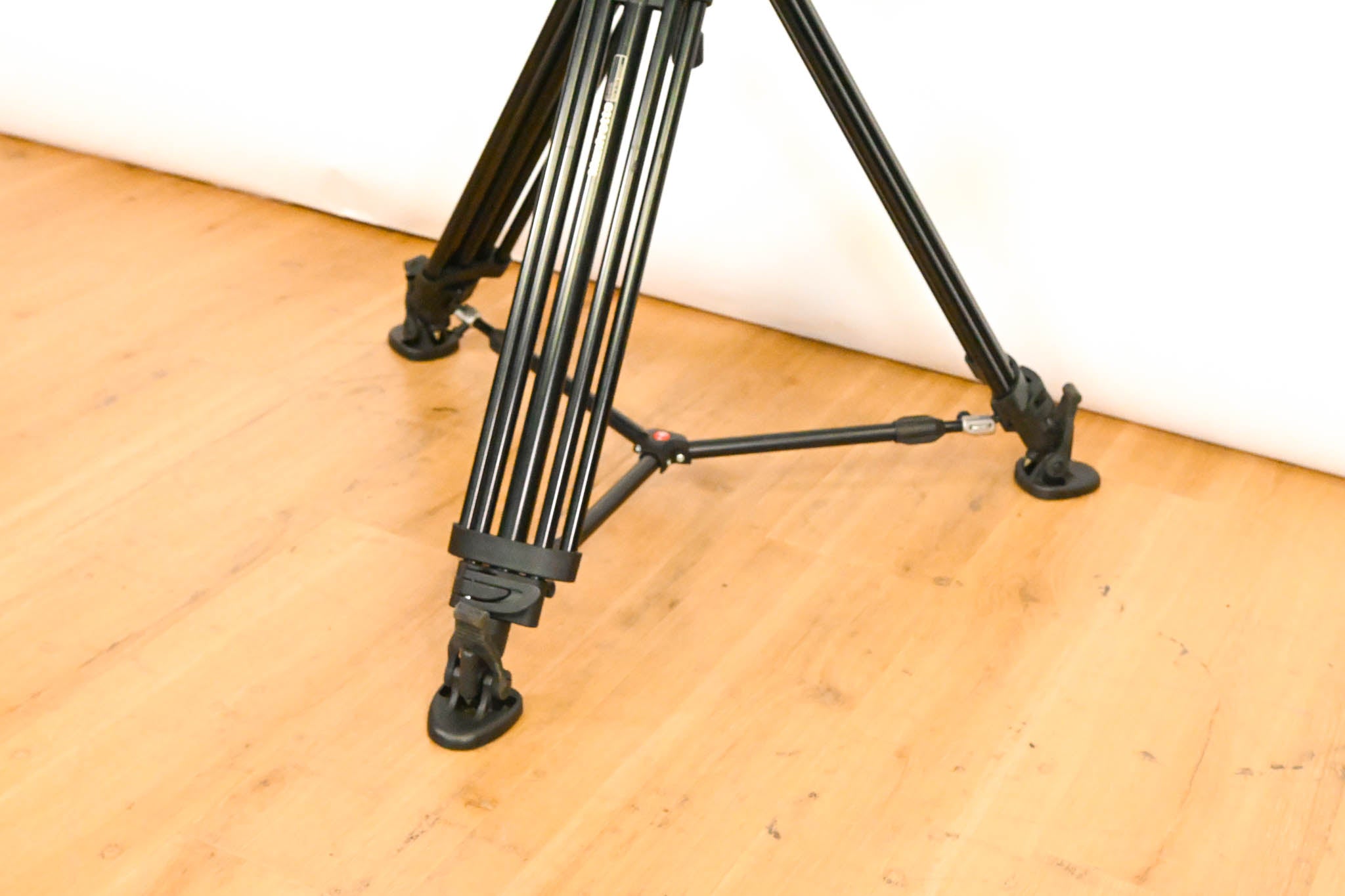 Manfrotto/Bogen 546B Video Tripod with 510 Fluid Head