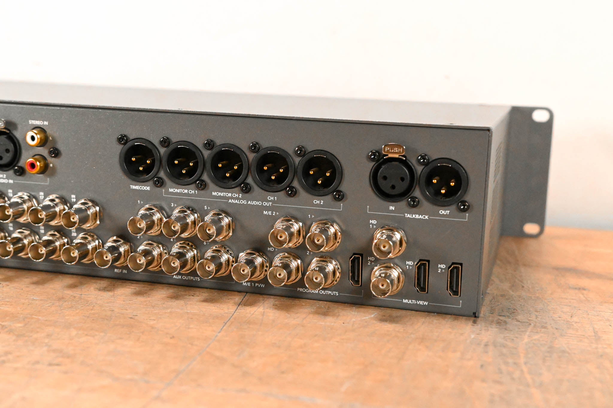 Blackmagic Design ATEM 2 M/E Production Studio 4K