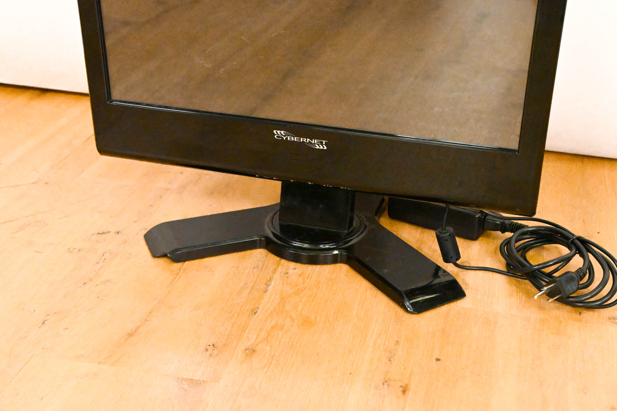 CyberNet iOne H6 20” Enterprise Grade All-in-One PC