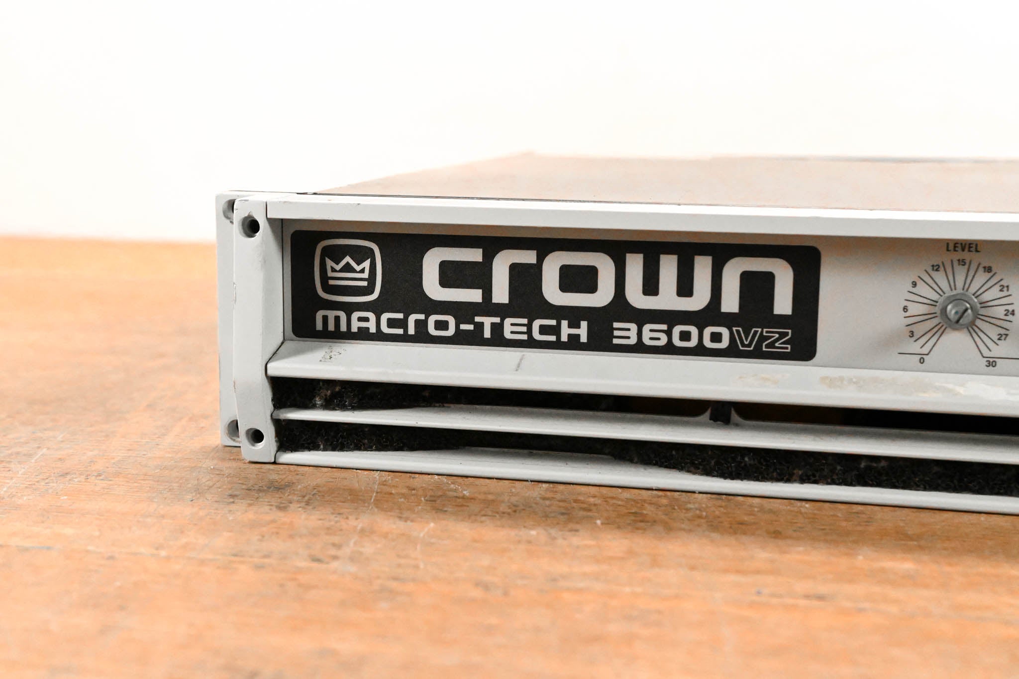 Crown Macro-Tech 3600VZ 2-Channel Power Amplifier