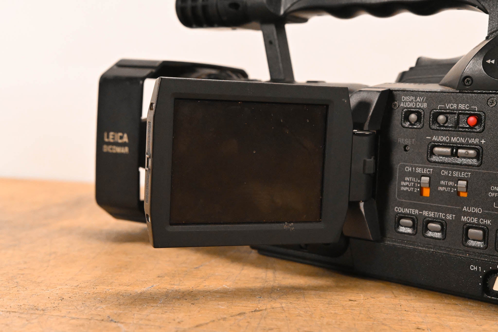 Panasonic AG-DVX100B 3-CCD Mini-DV Cinema Video Camcorder