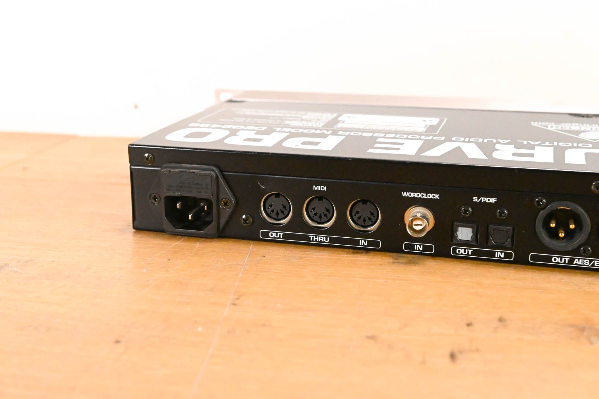 Behringer Ultracurve Pro DEQ2496 Equalizer and Mastering Processor