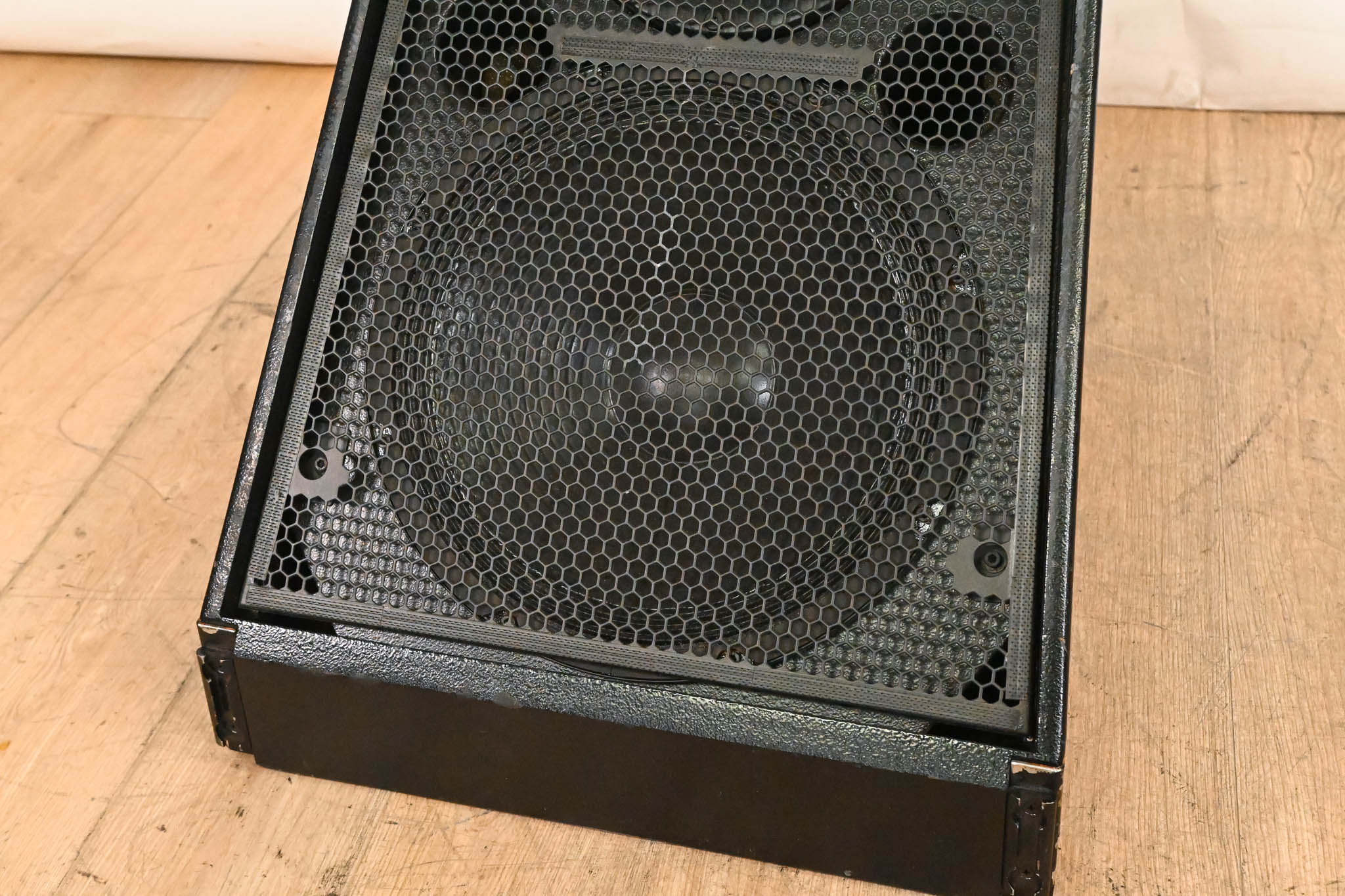 Meyer Sound DF-4 Medium-Throw Down Fill Self-Powered Loudspeaker