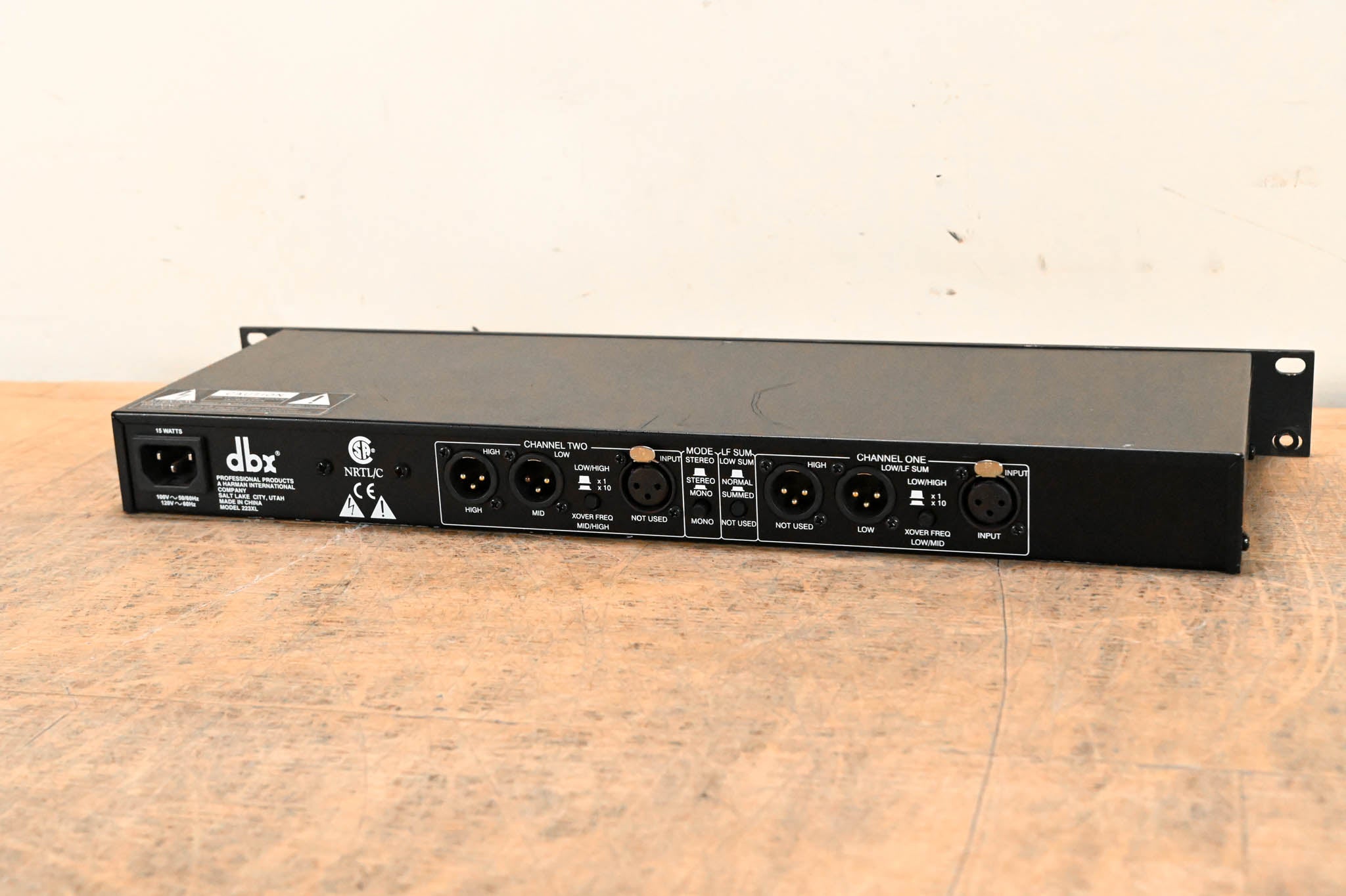 dbx 223XL Stereo 2-Way / Mono 3-Way Crossover