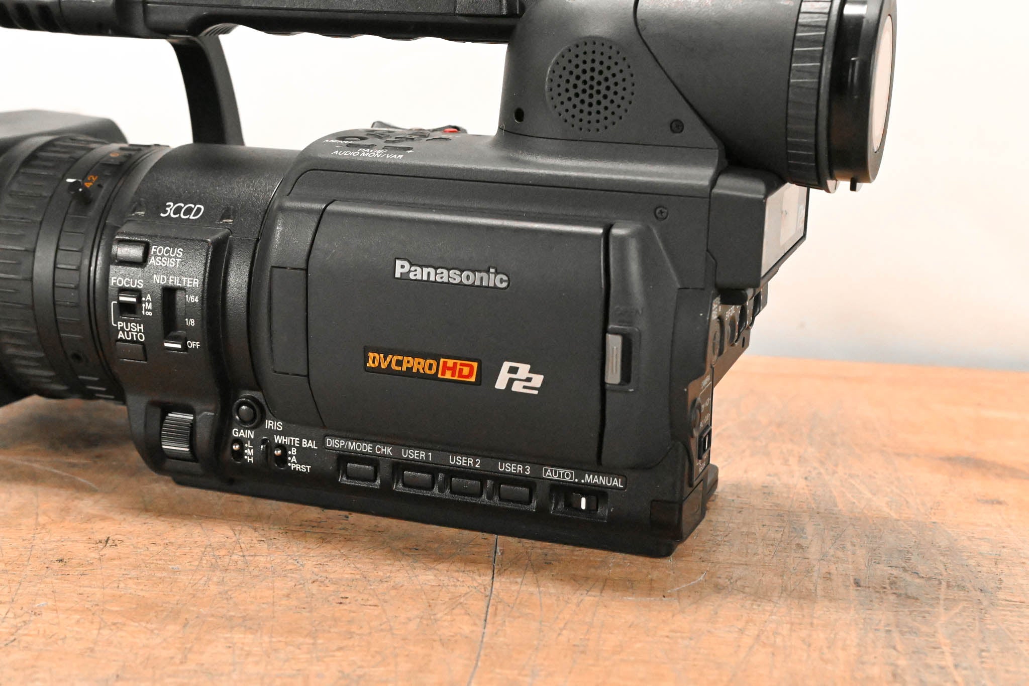 Panasonic AG-HVX200 3-CCD P2/DVCPRO HD Camcorder