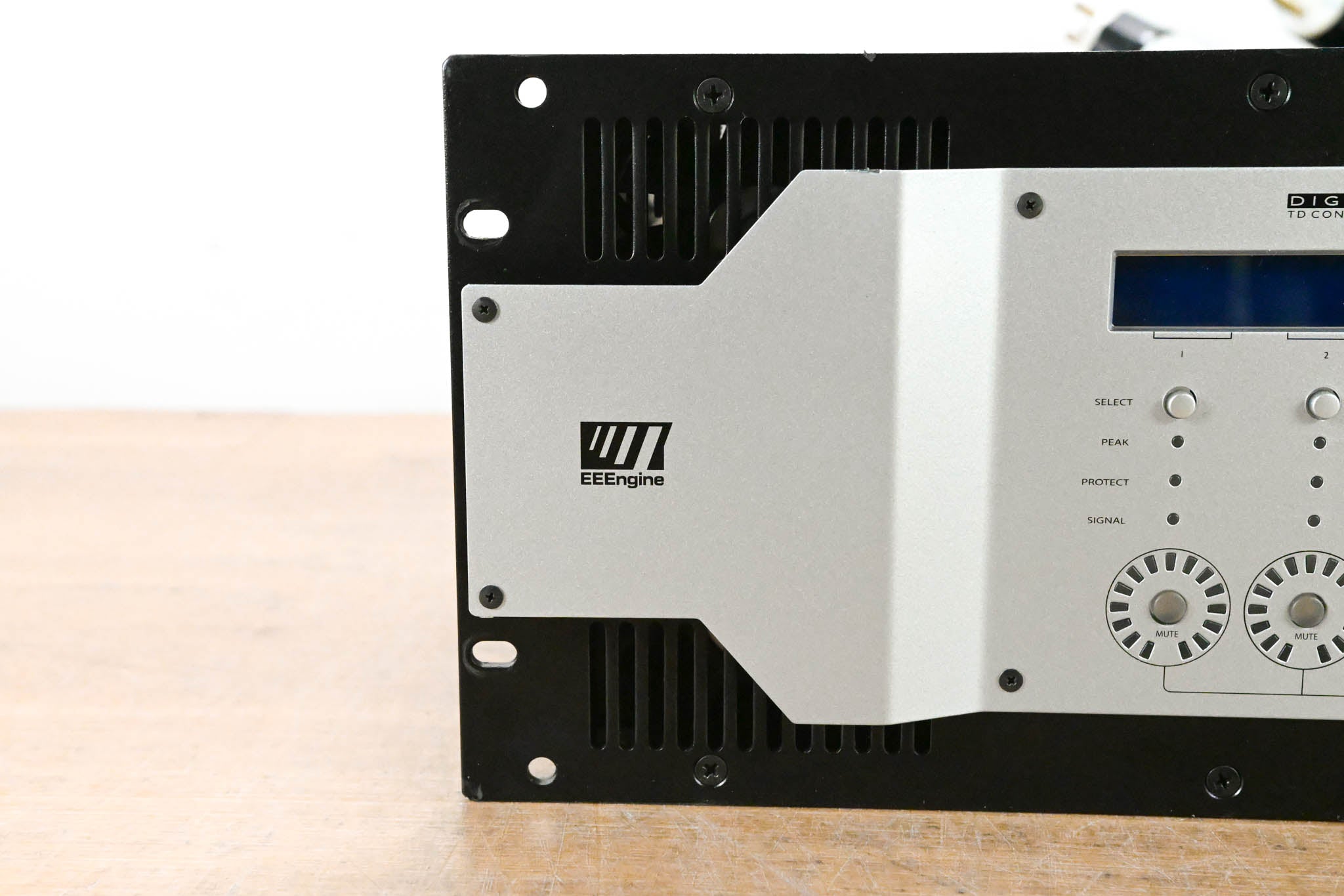 NEXO NXAMP4x4 4-Channel Power Amplifier and Loudspeaker Controller