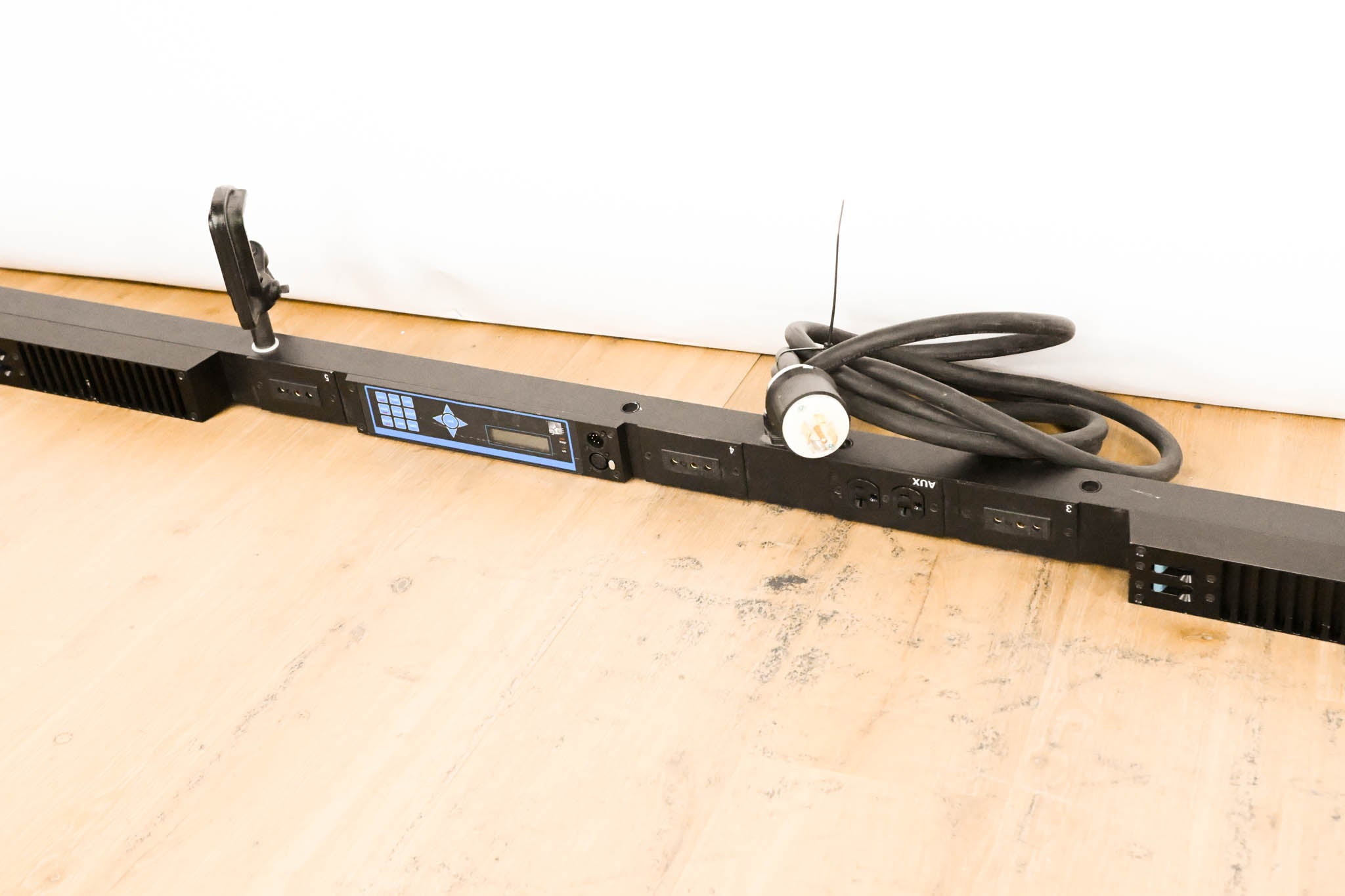 ETC SB6-10M 6 x 10A (1200W) SmartBar with Stage Pin Connectors