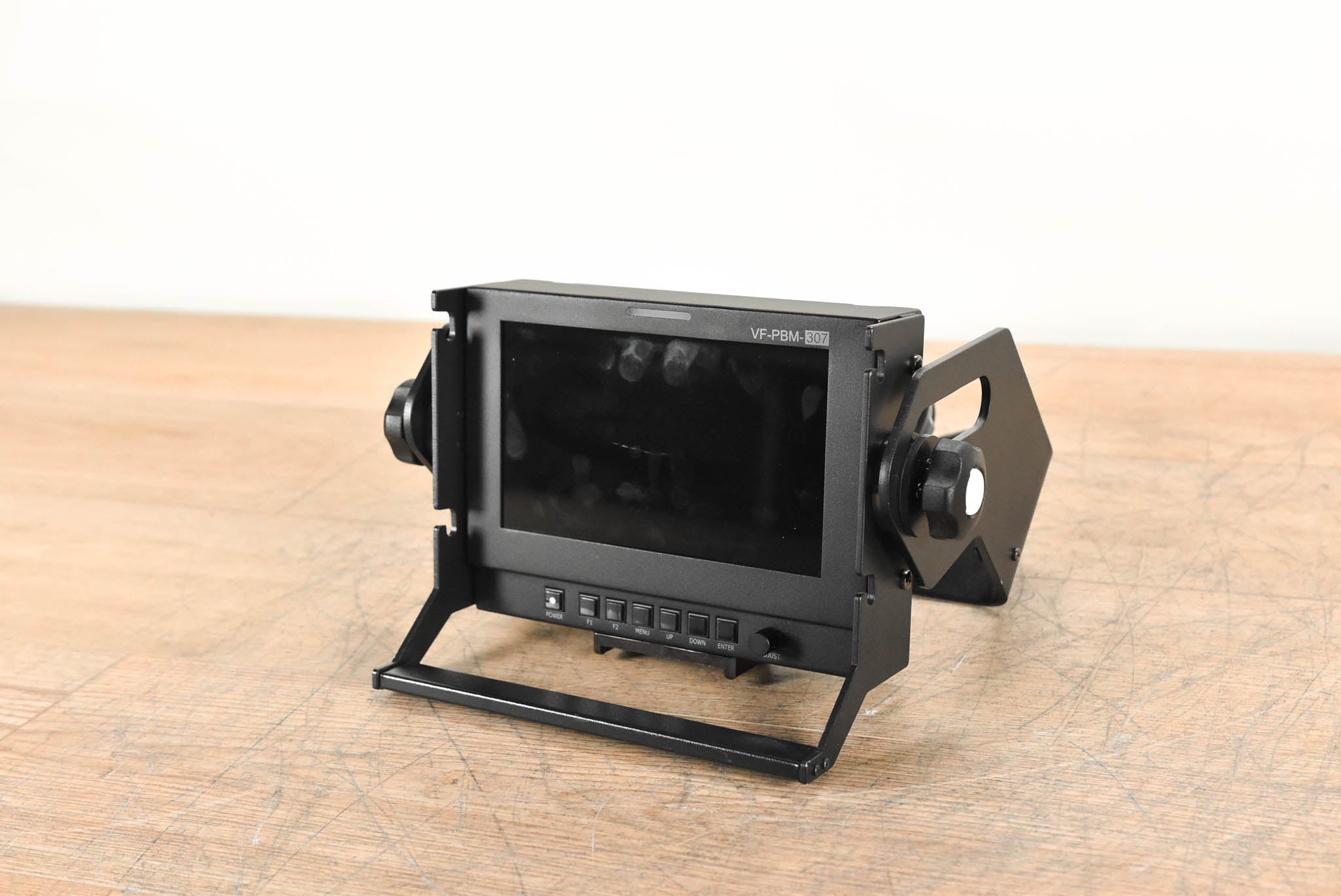 Hitachi VF-PBM-307 7-inch HD Color Viewfinder with AT-750 Mount