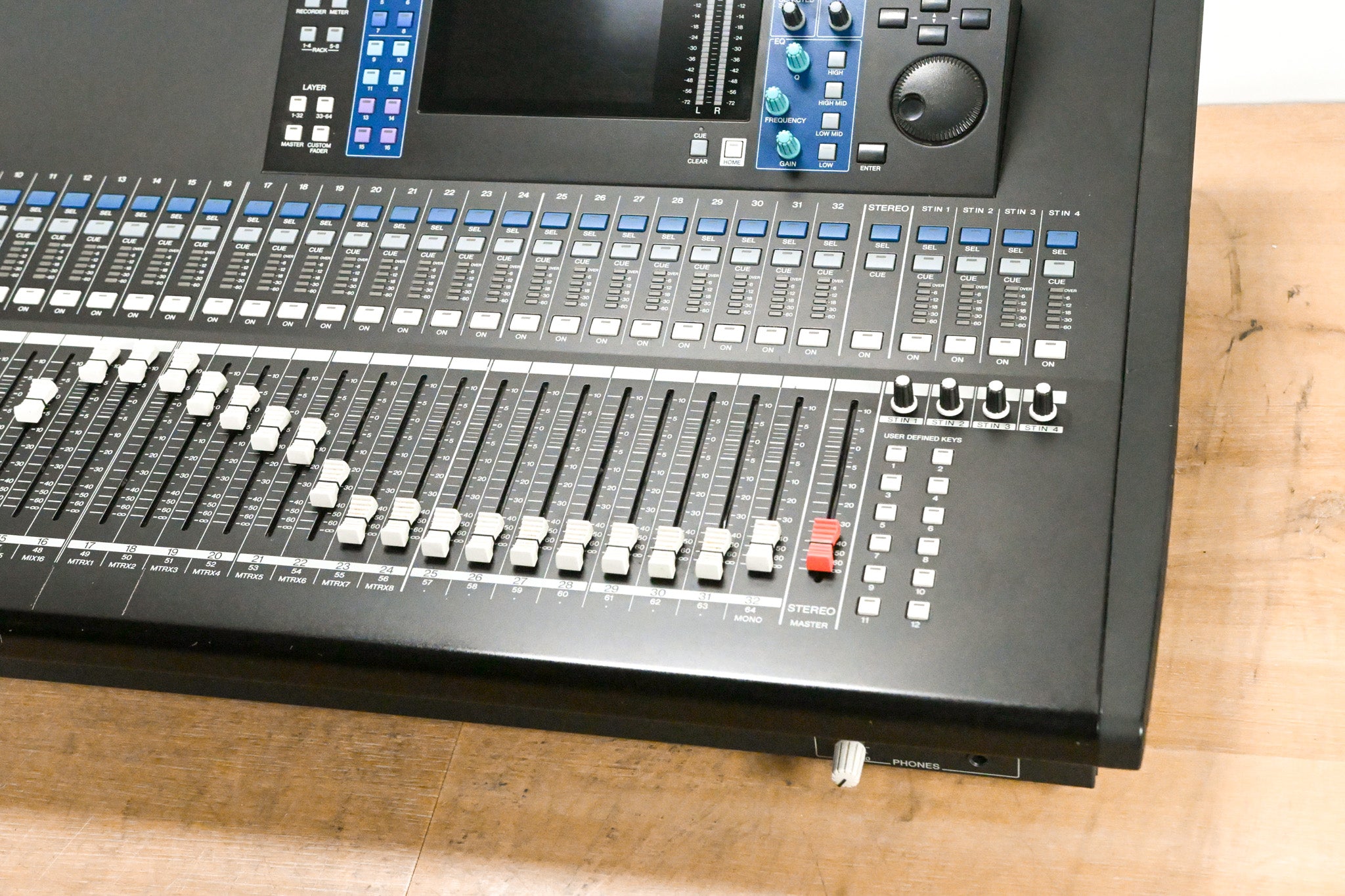 Yamaha LS9-32 32-Input Digital Mixing Console