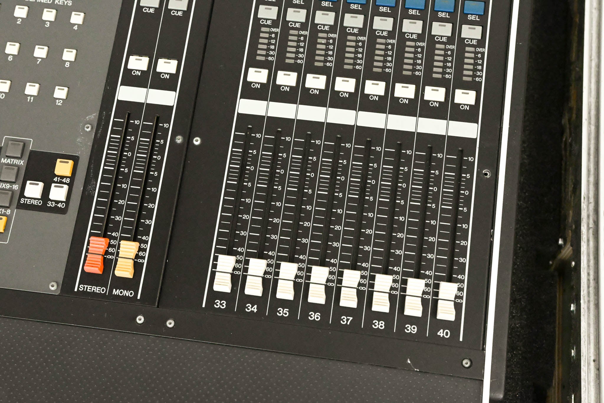 Yamaha M7CL-48 48-Channel Digital Audio Mixing Console with Road Case