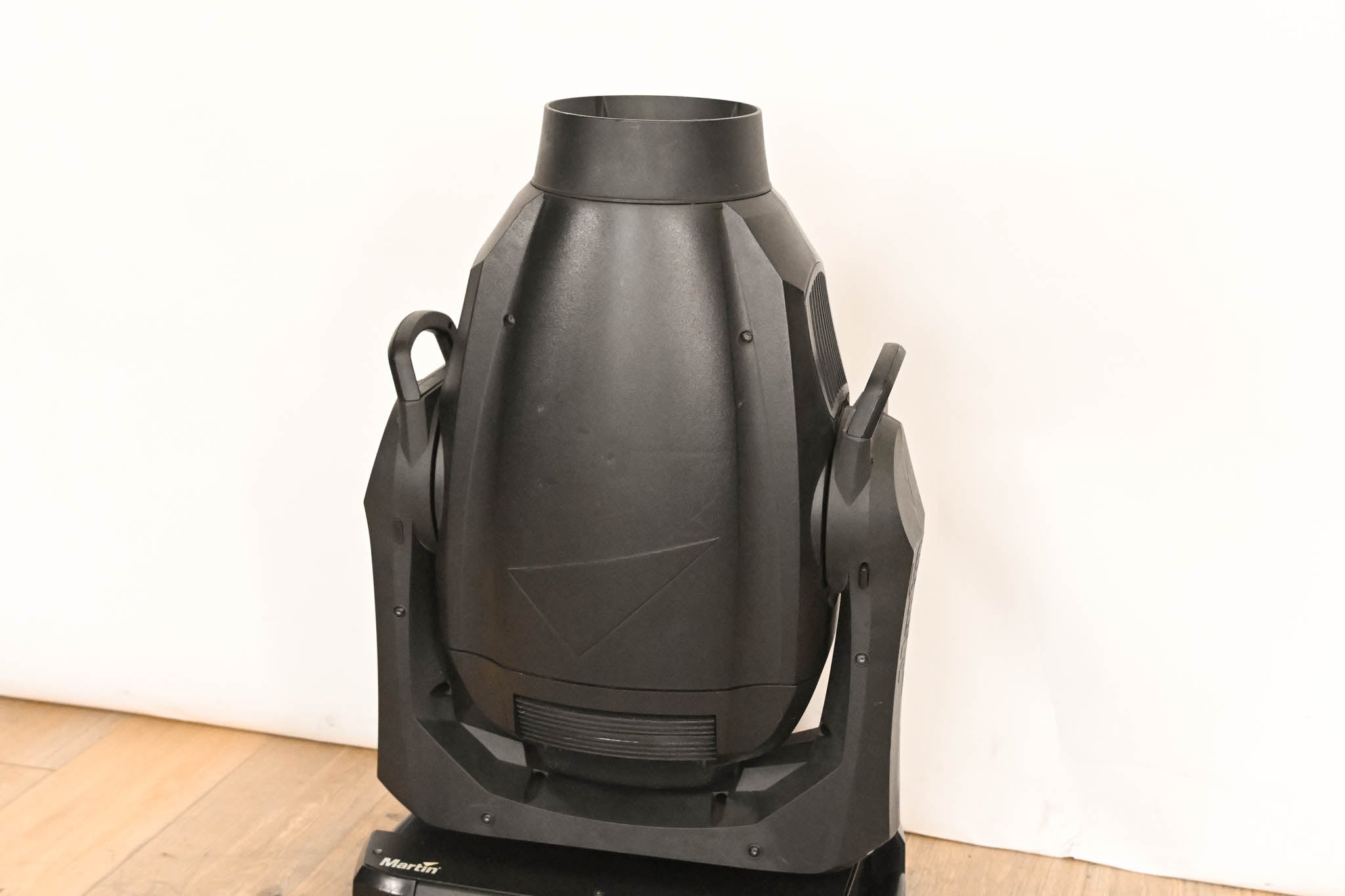 Martin MAC Viper Profile High Output Discharge-Based Moving Light