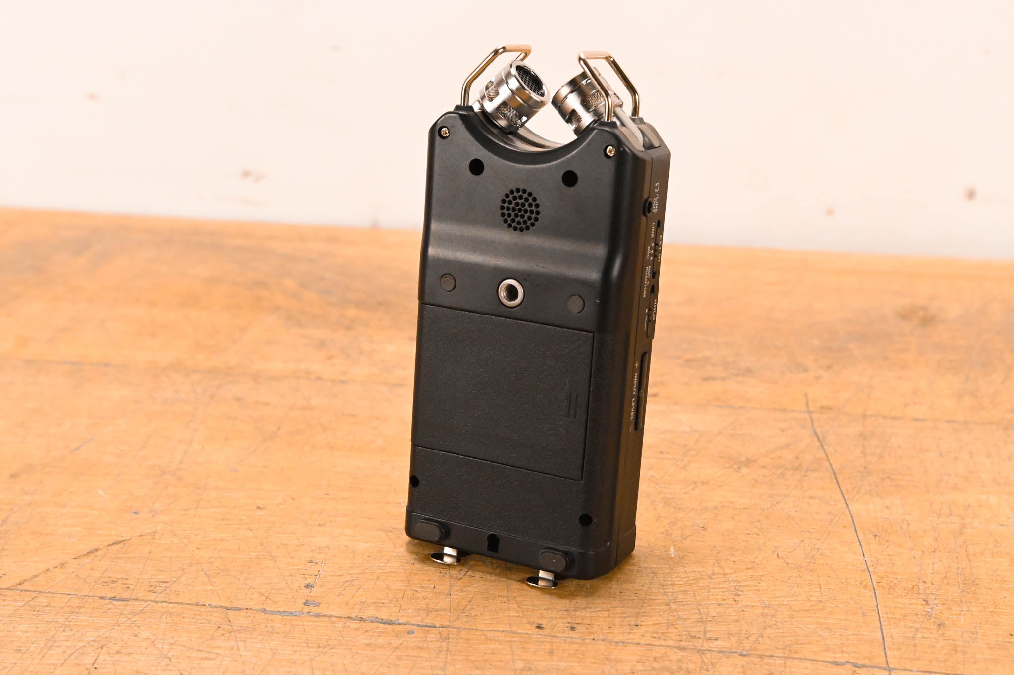 TASCAM DR-40 Handheld 4-Track Recorder