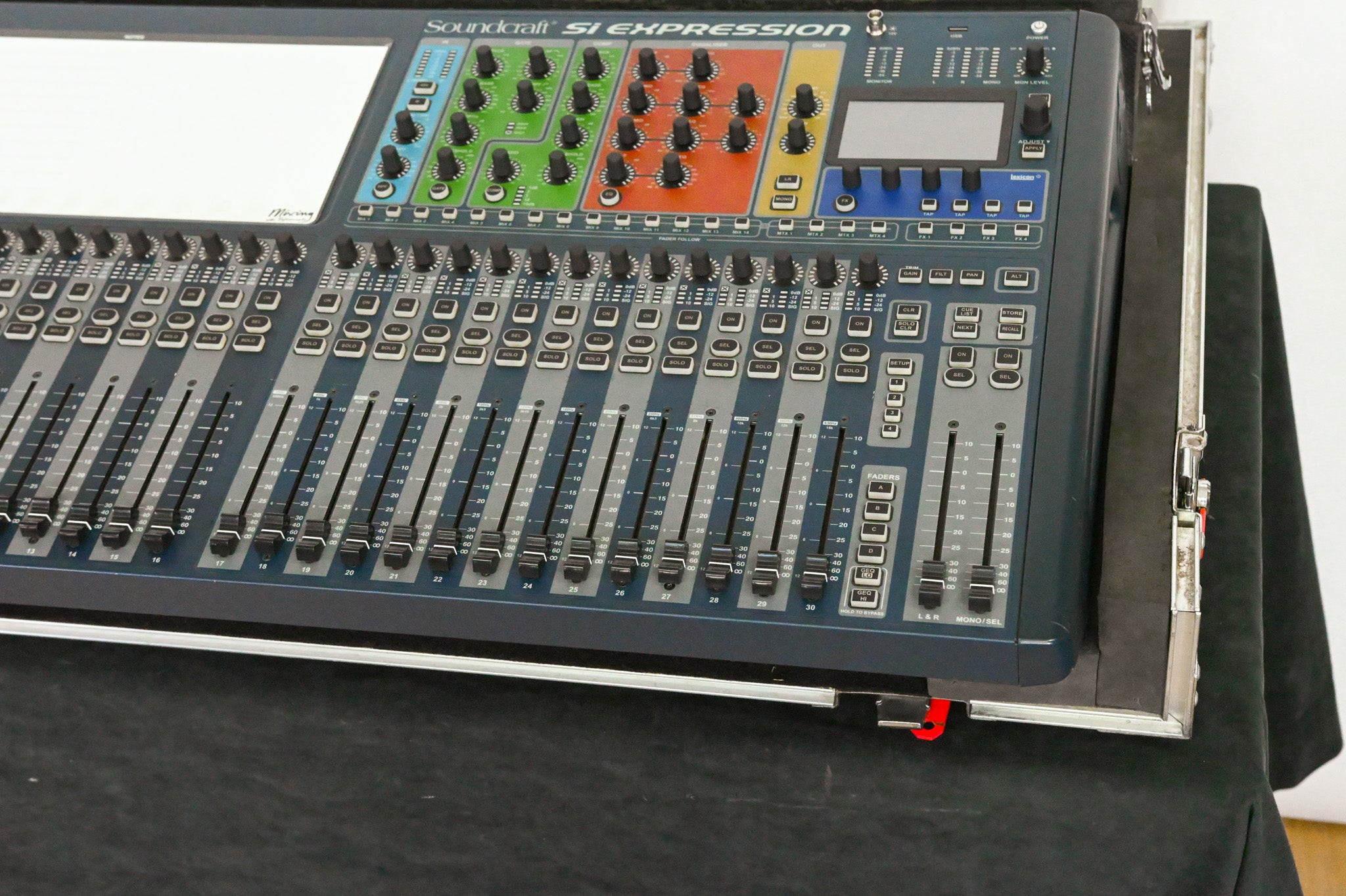 Soundcraft Si Expression 3 Digital Mixer w/ MADI-USB Card & Road Case