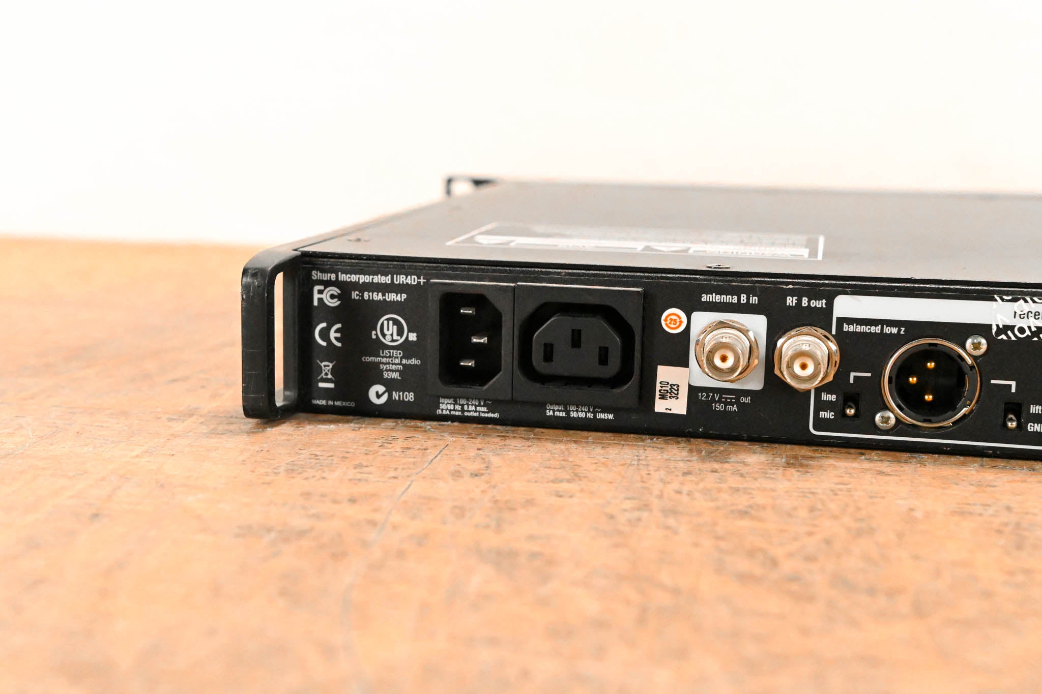 Shure UR4D+ Dual Wireless Receiver w/ two Bodypacks J5 Band: 578-638 MHz