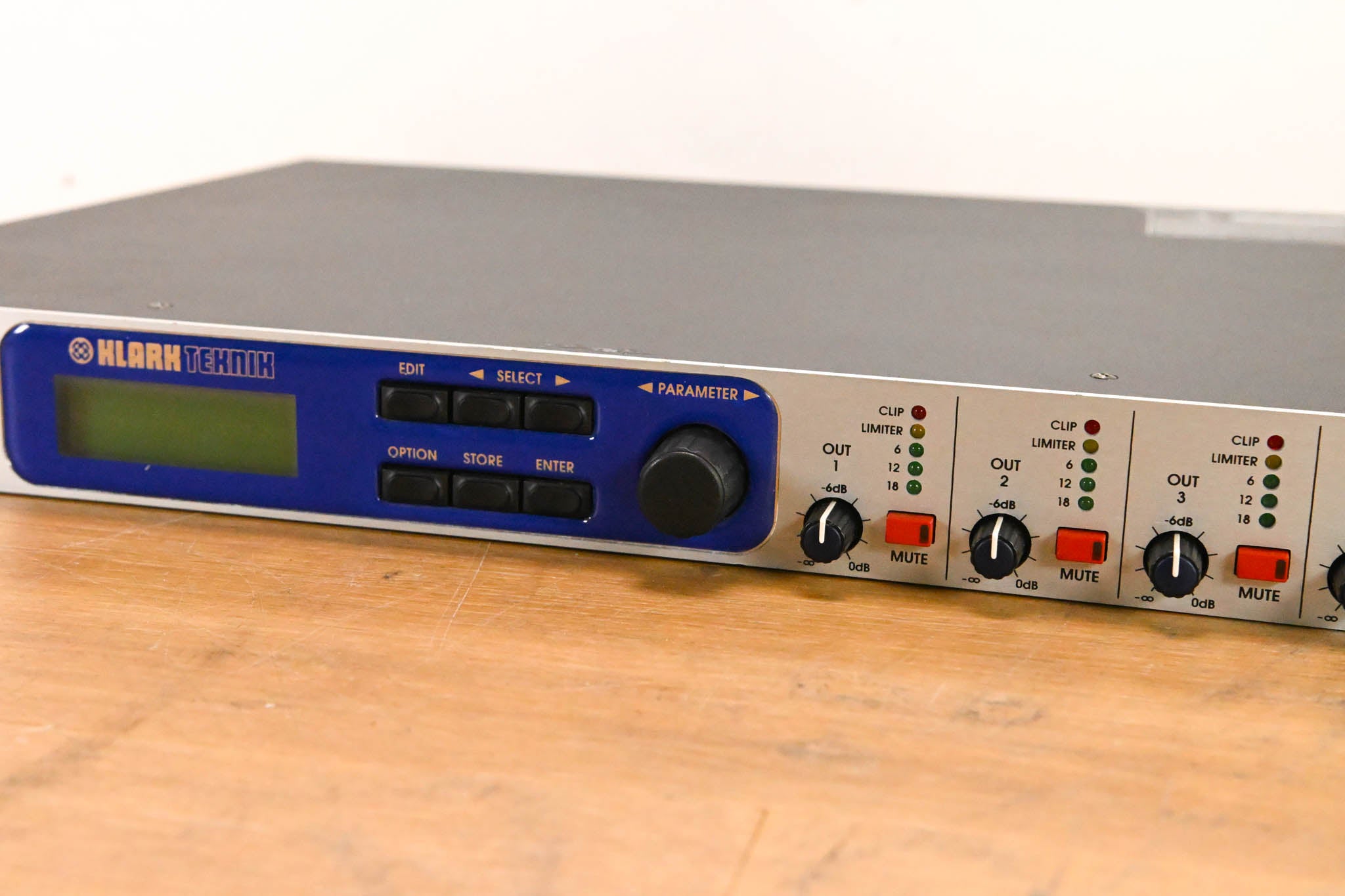 Klark Teknik DN7454 2-input / 4-output Delay with EQ and Dynamics